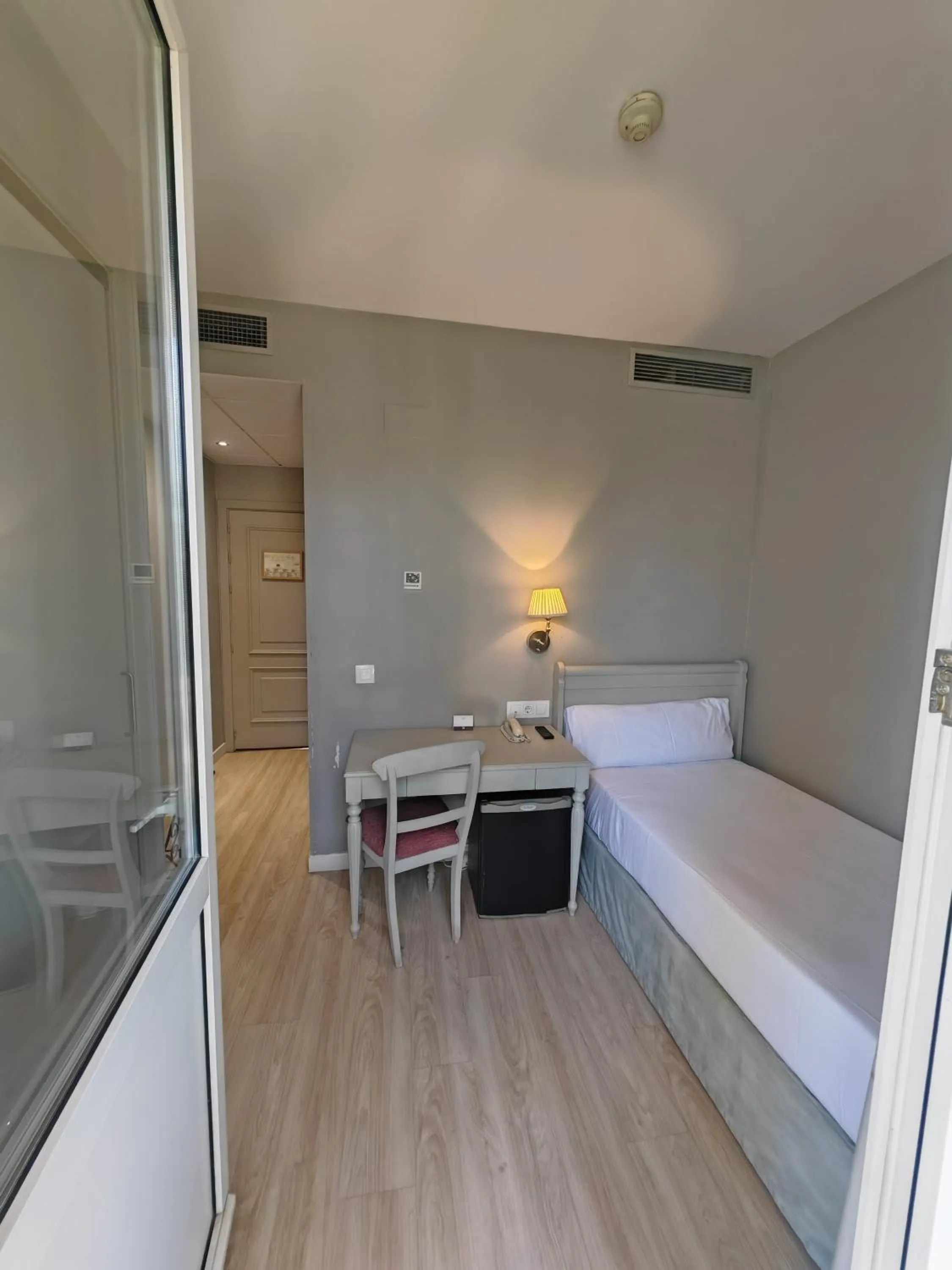 Bedroom, Bed in Hotel PAX Torrelodones