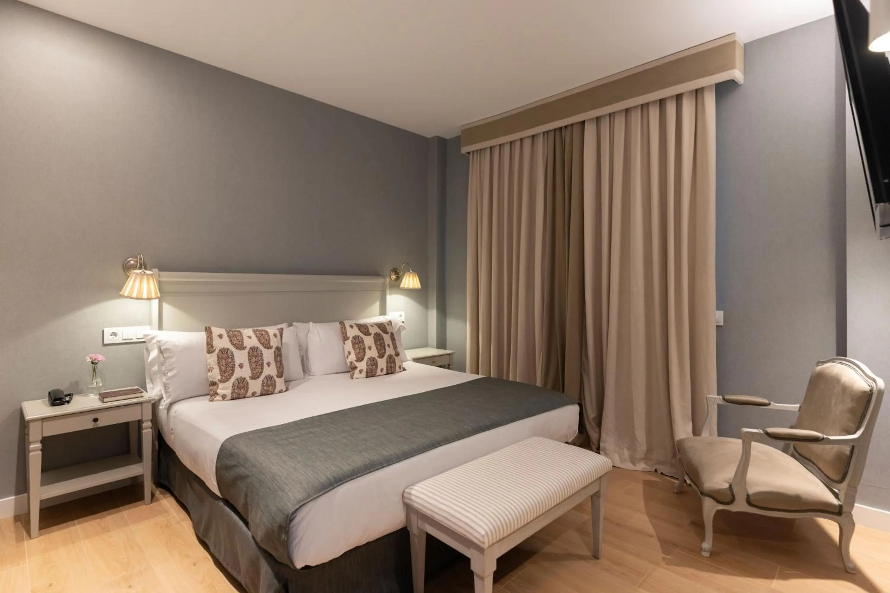 Bedroom, Bed in Hotel PAX Torrelodones