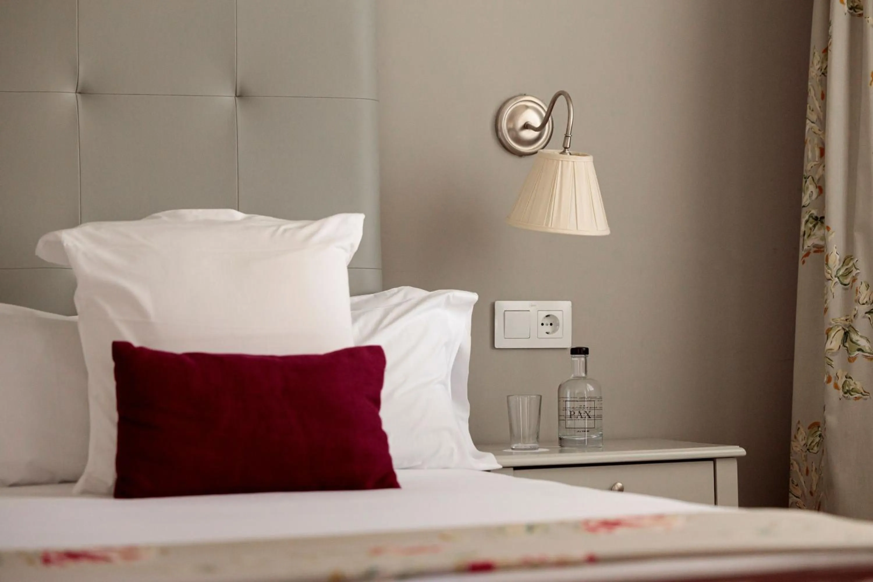 Bedroom, Bed in Hotel PAX Torrelodones