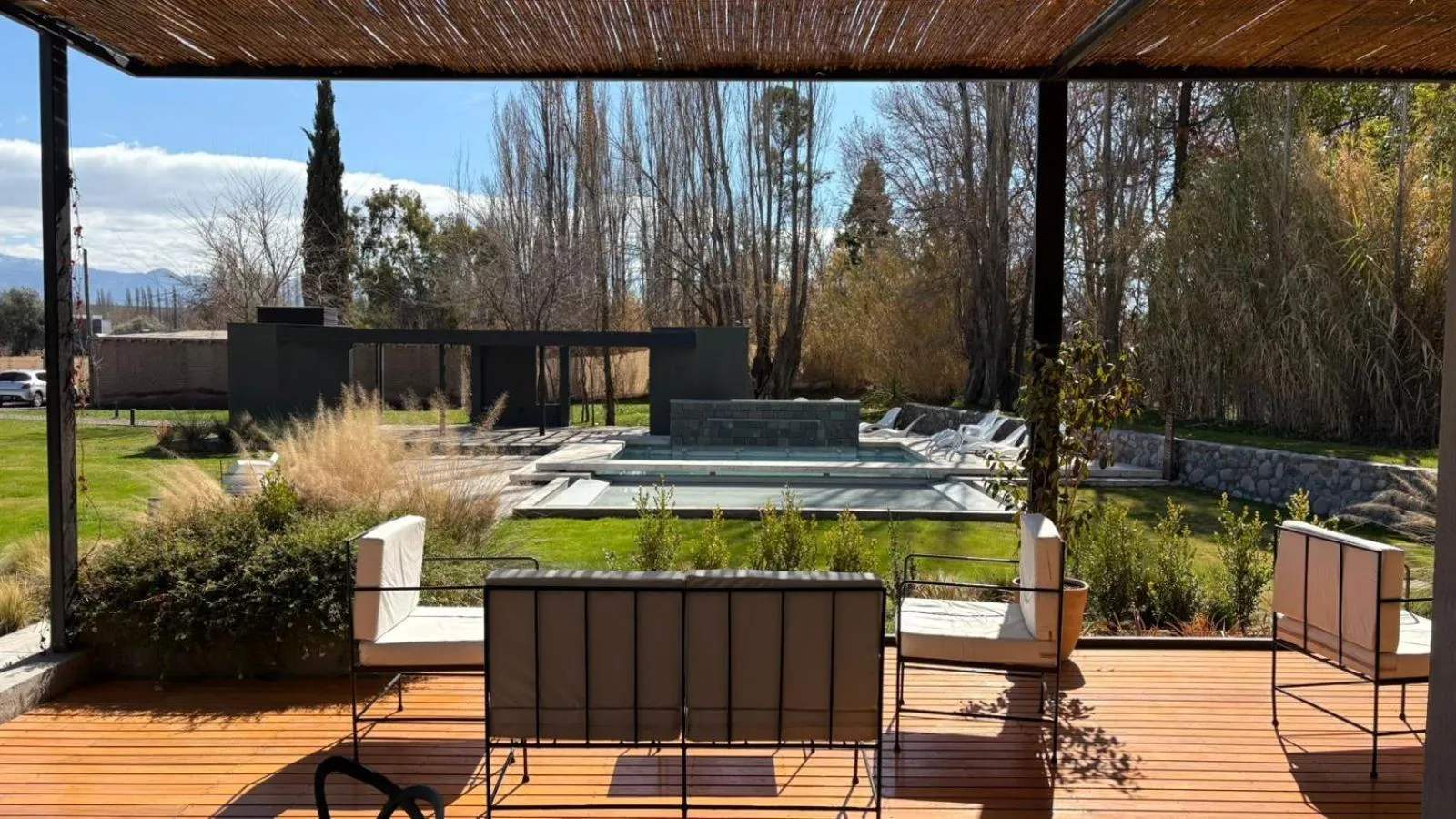 Property building in Amerian Chacras de Coria