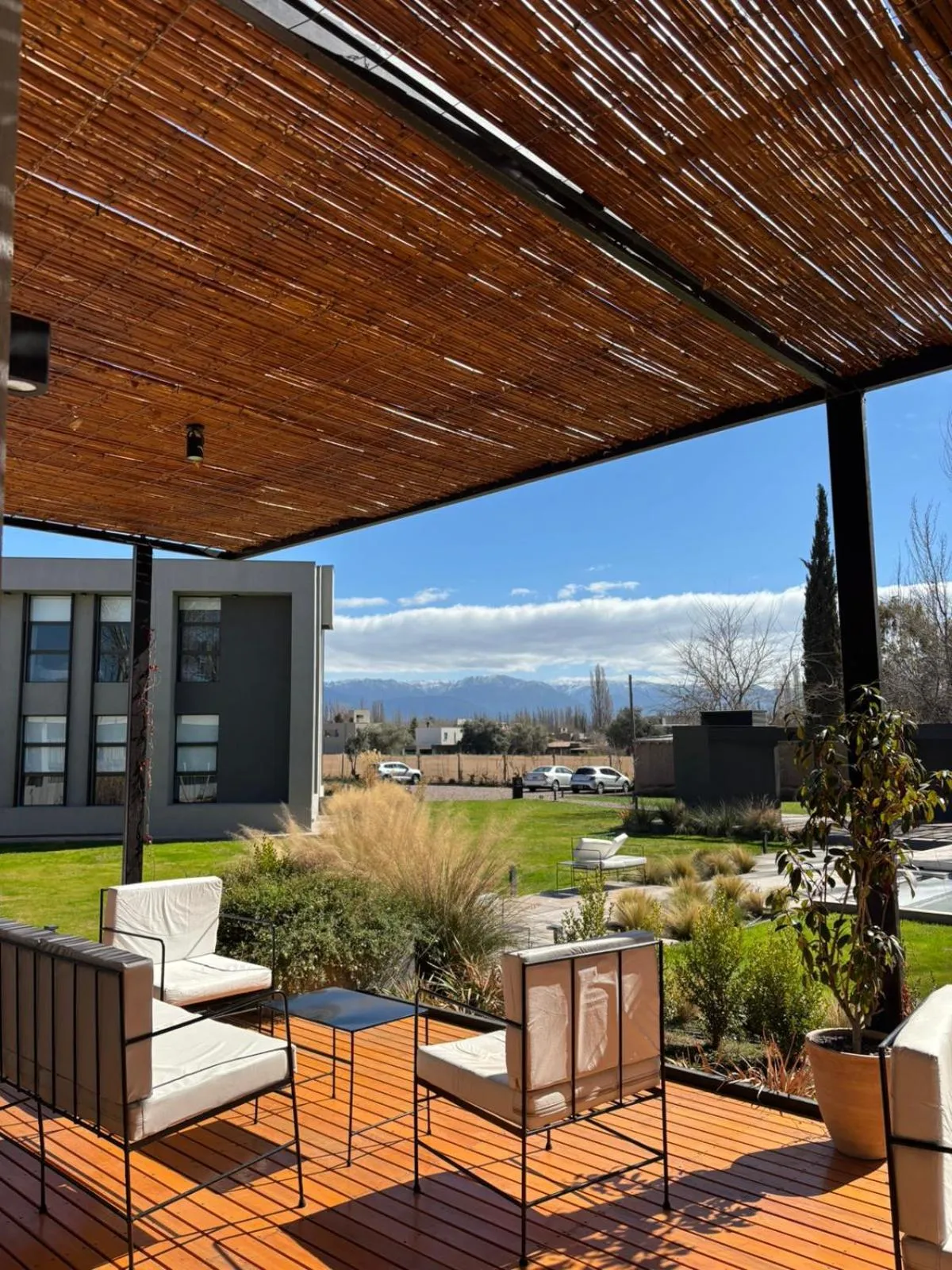 Property building in Amerian Chacras de Coria