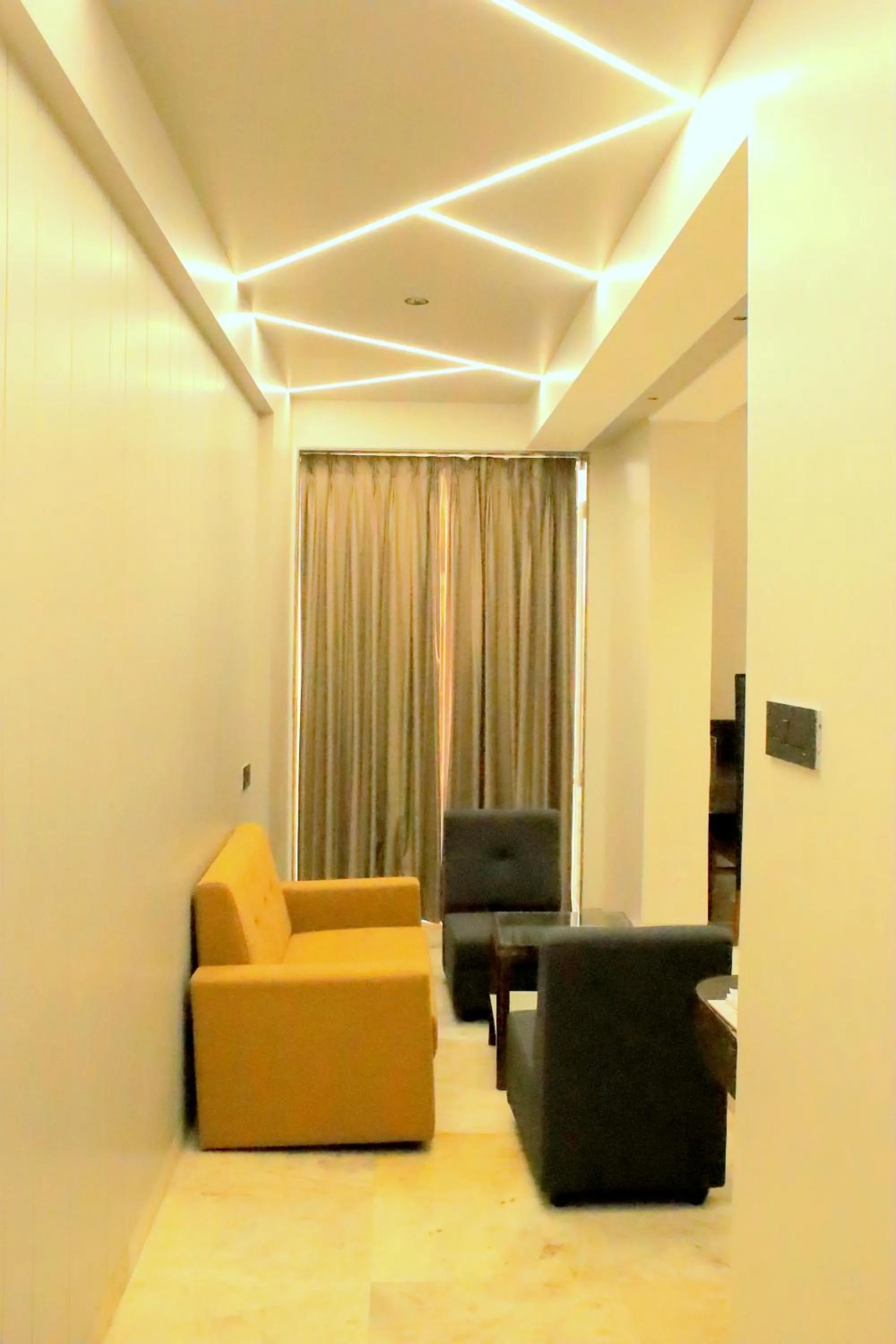 Living room in Hotel Statusinn, Ichalkaranji