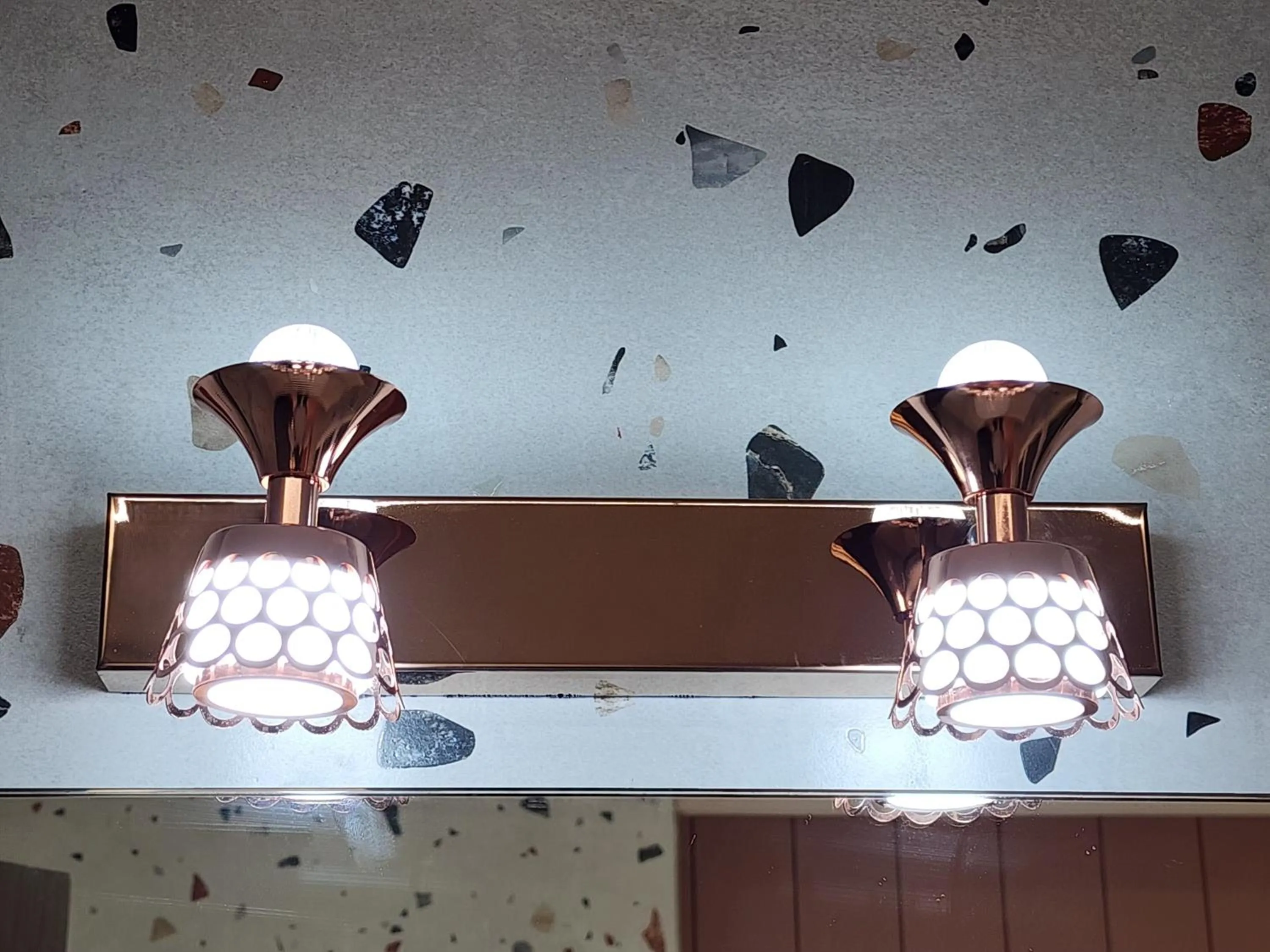 Shower in Hotel Statusinn, Ichalkaranji