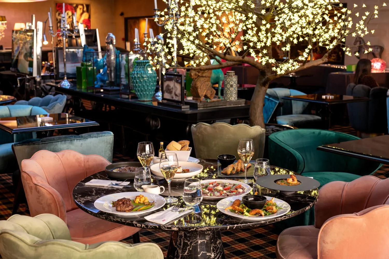 Restaurant/places to eat in President Hotel Athens