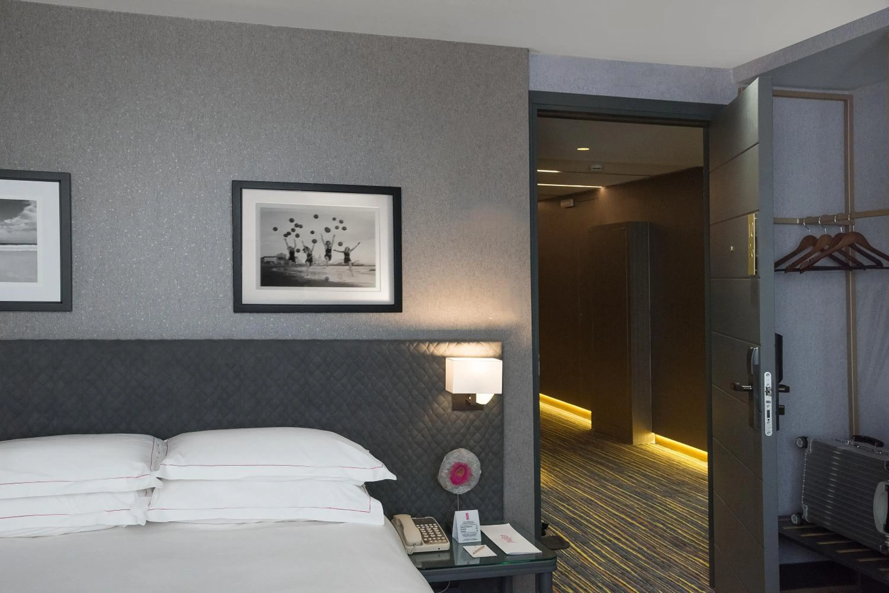 Bedroom, Bed in President Hotel Athens