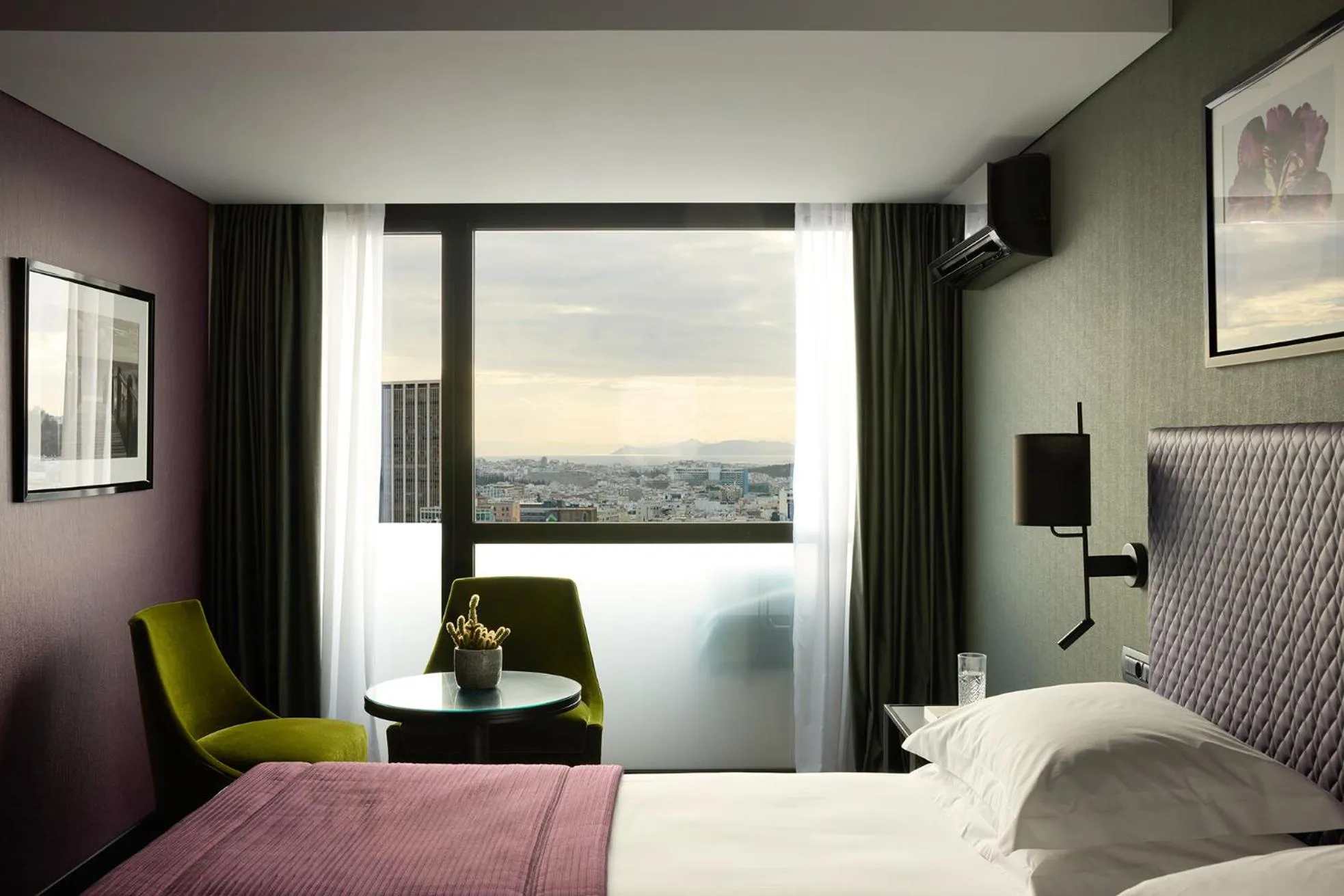 Bed in President Hotel Athens