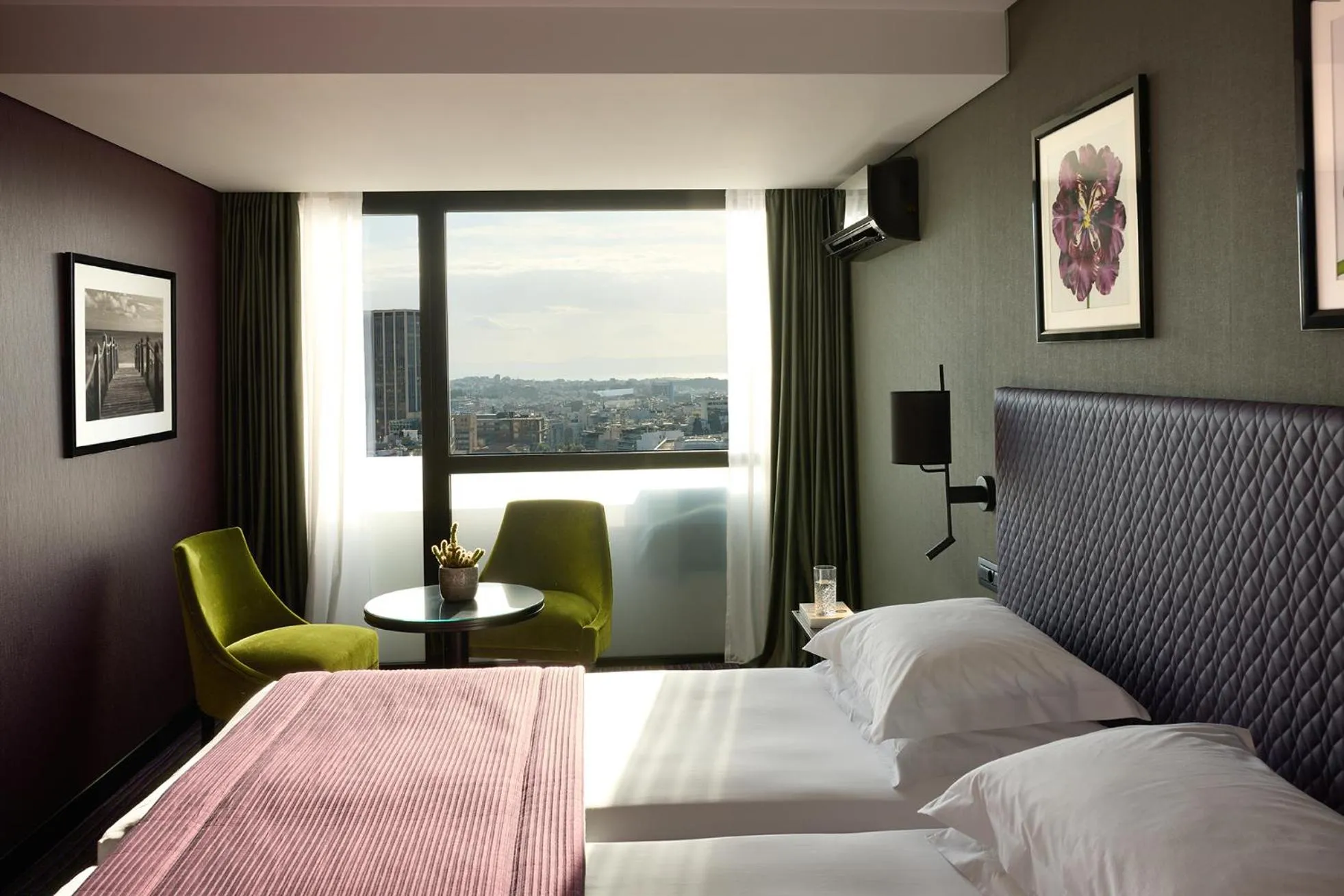 Photo of the whole room, Bed in President Hotel Athens