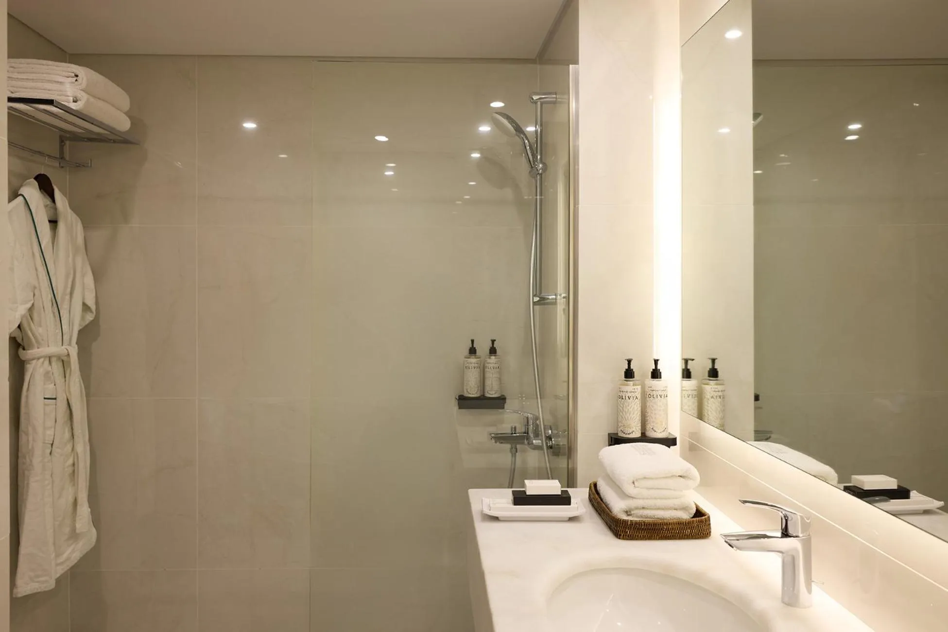 Shower in President Hotel Athens