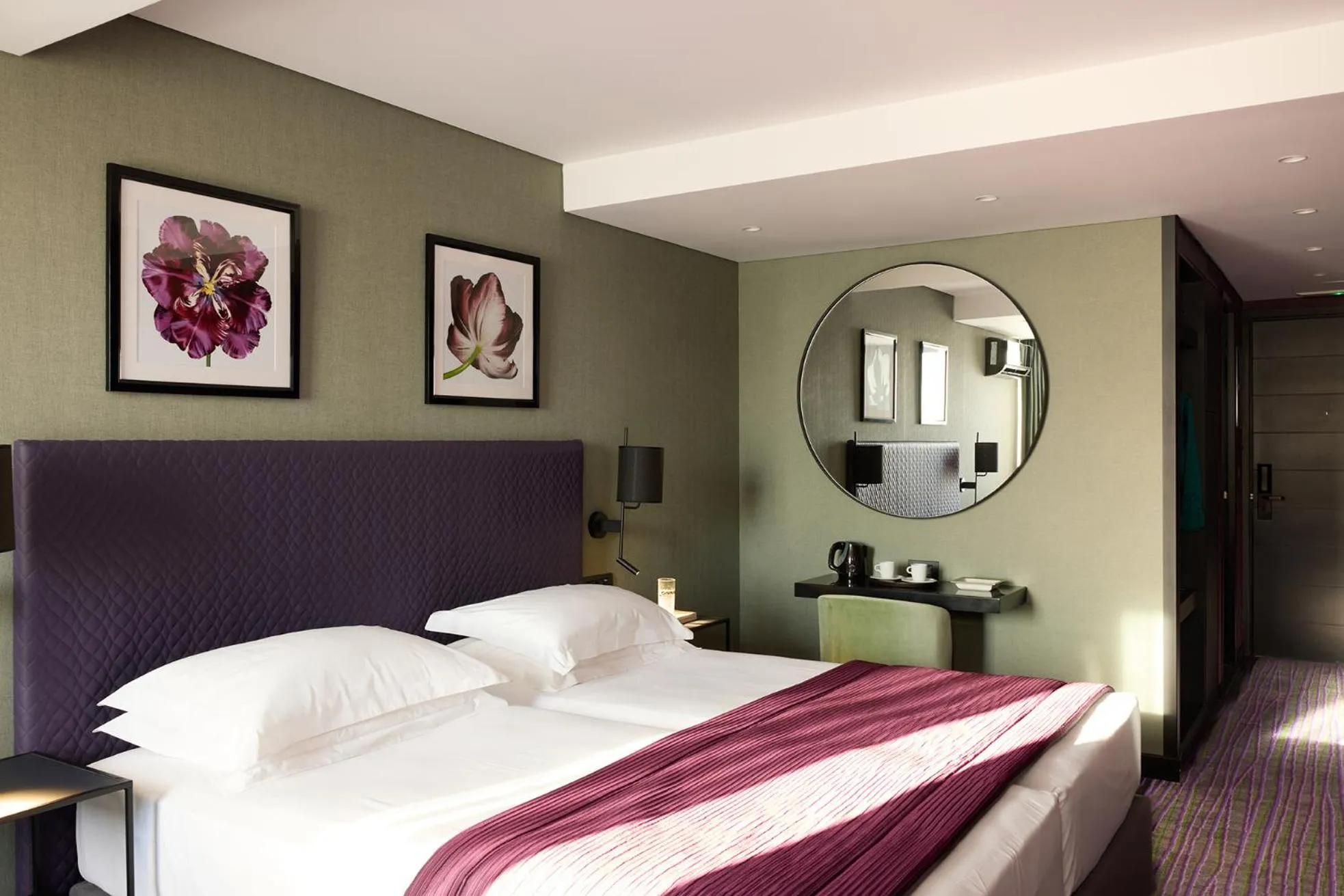 Photo of the whole room, Bed in President Hotel Athens