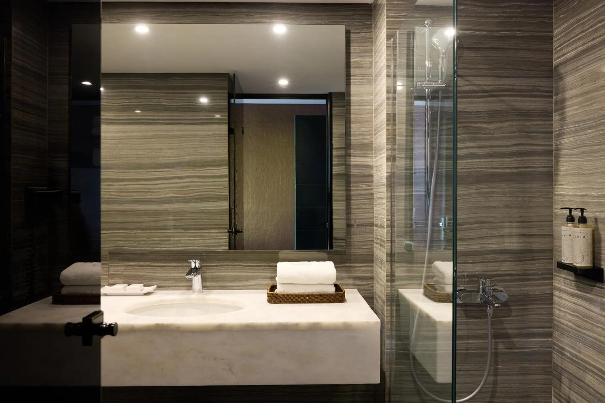 Shower in President Hotel Athens