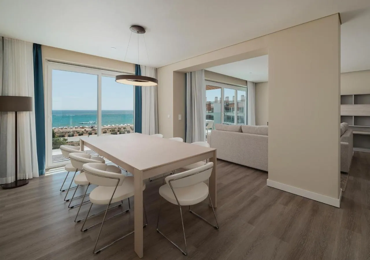 Dining area in Dom Pedro Residences