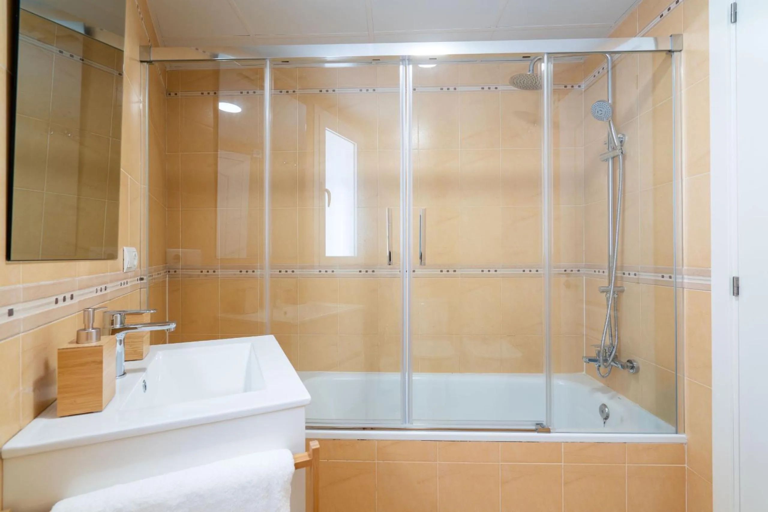 Shower in AlmeriaSuite Mojacar Breeze Apartments