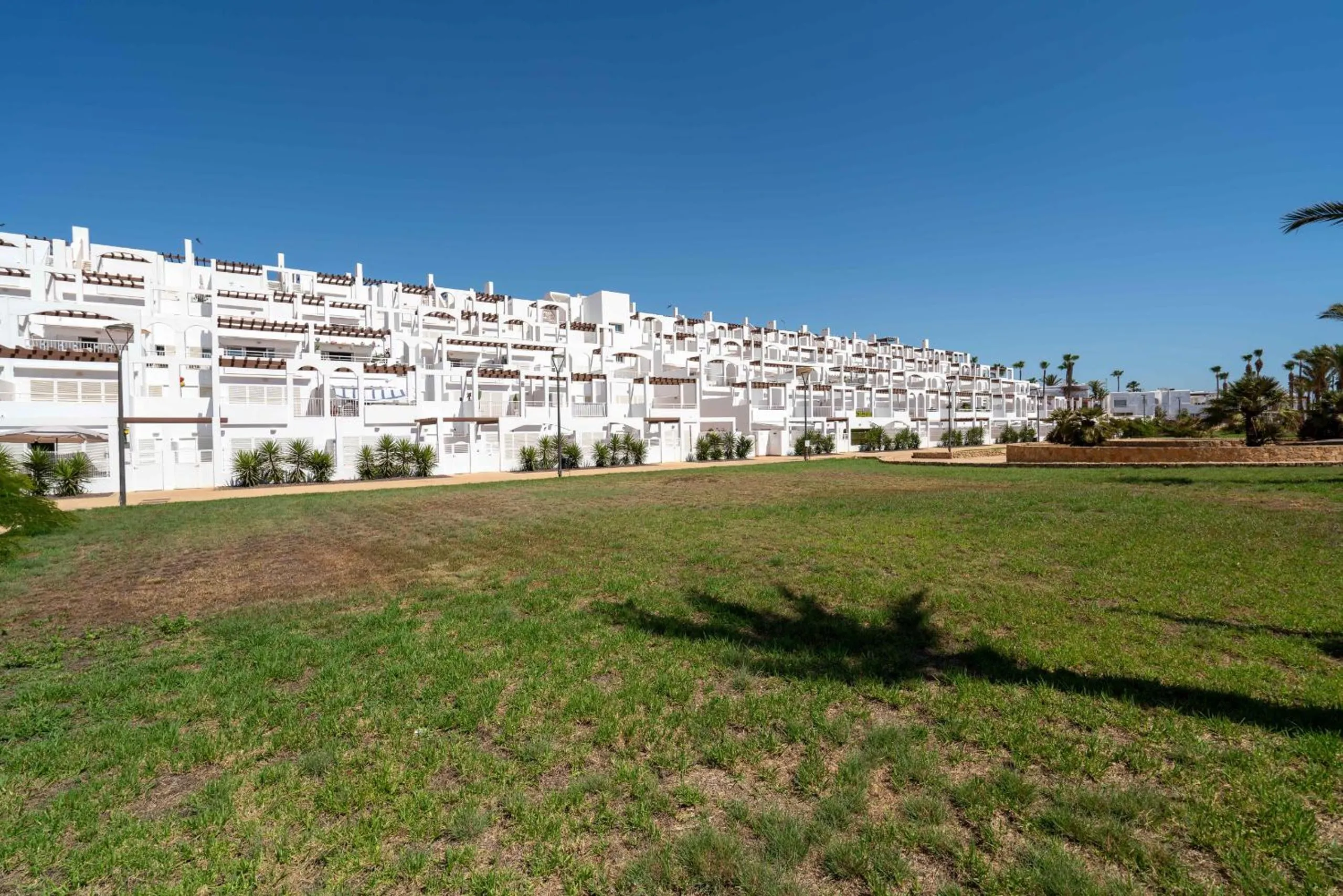 Garden in AlmeriaSuite Mojacar Breeze Apartments