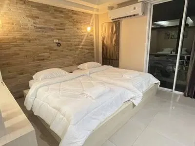 Bed in Shi-ro-i Poshtel