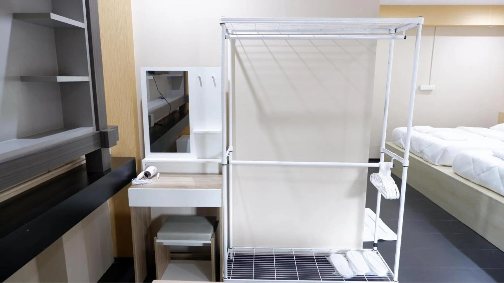 Bed in Shi-ro-i Poshtel