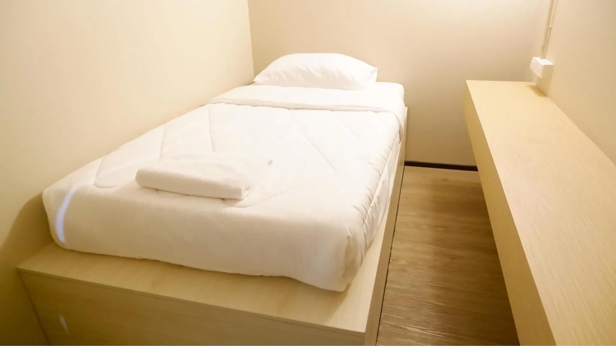 Bed in Shi-ro-i Poshtel