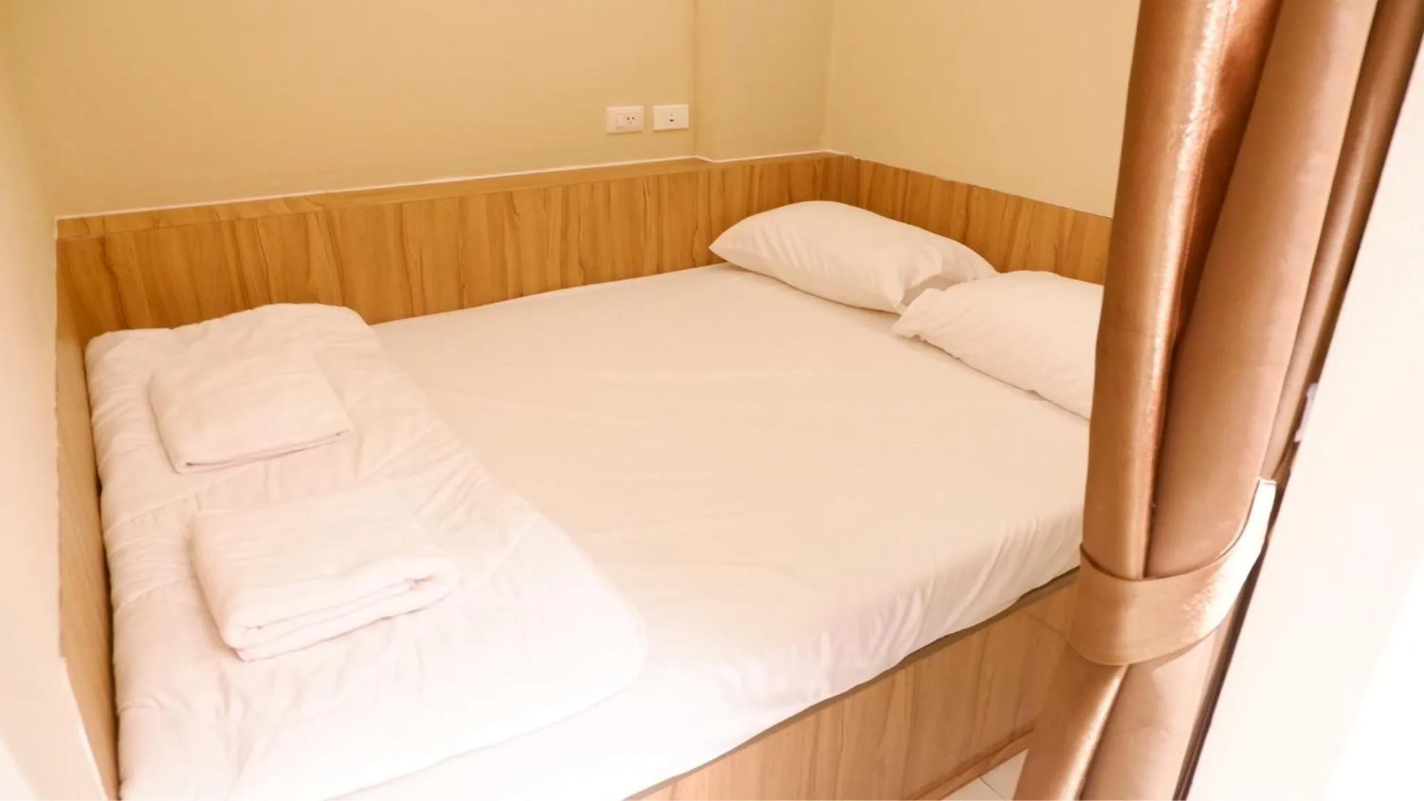 Bed in Shi-ro-i Poshtel