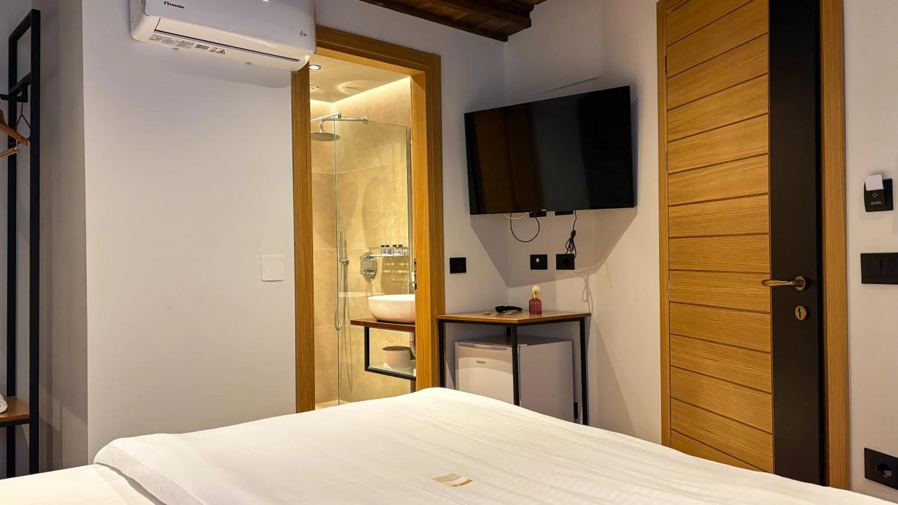 TV and multimedia, Bed in Furra Hotel