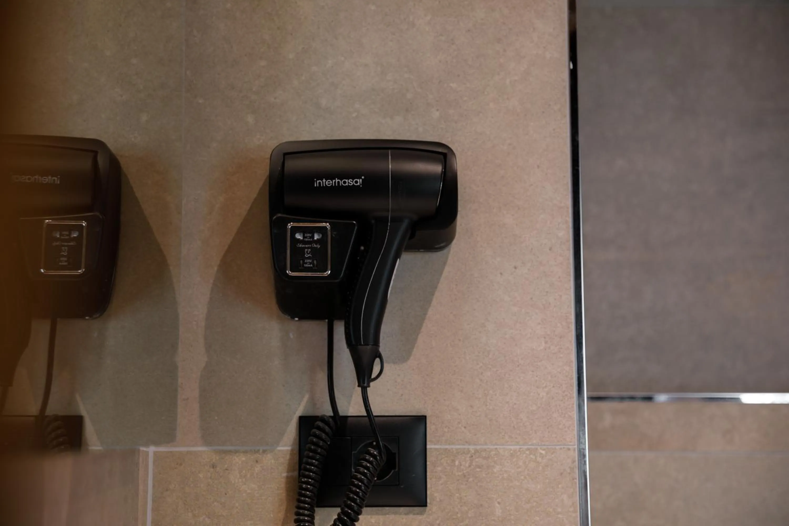 Shower in Furra Hotel