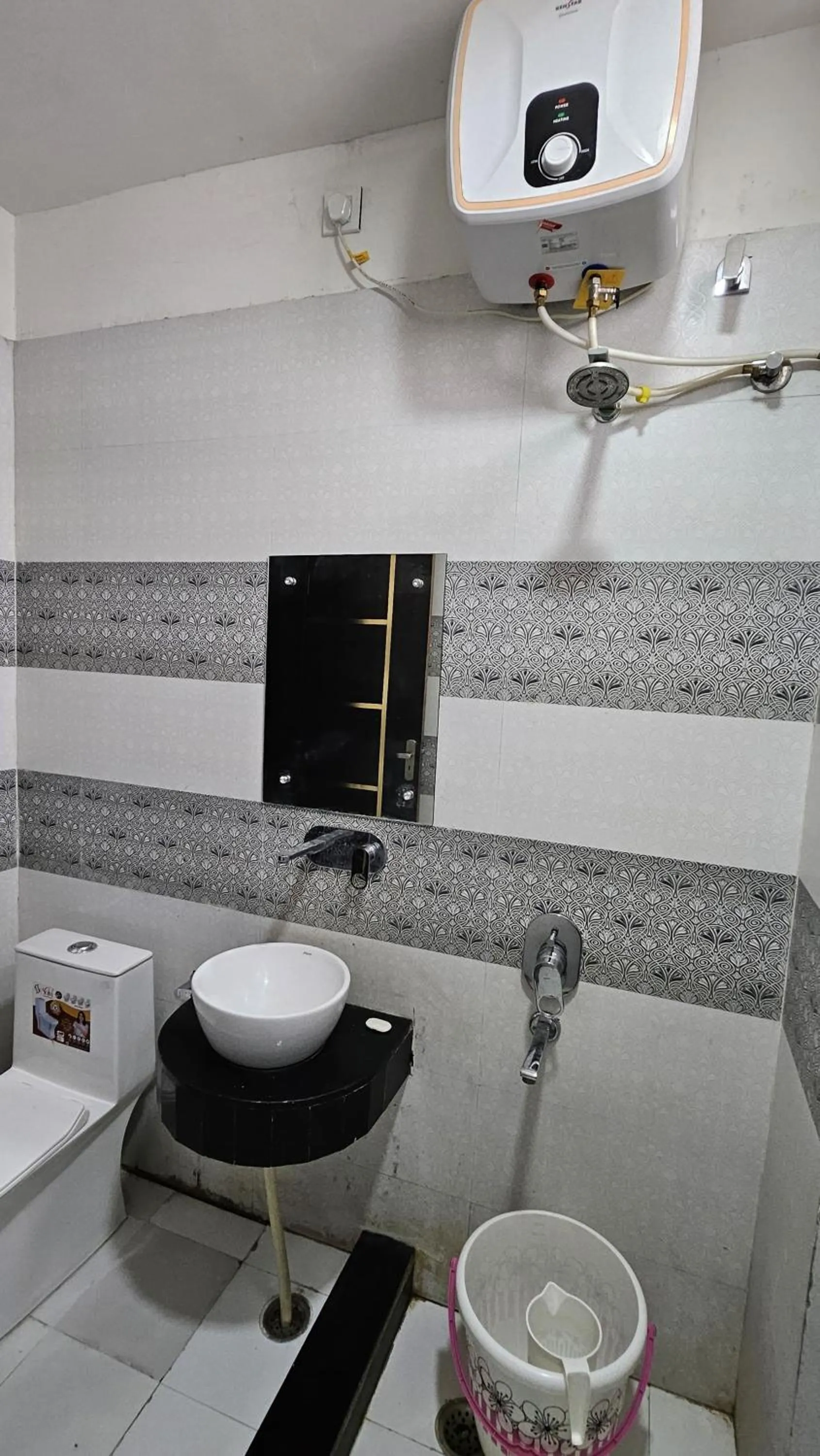 Bathroom in Jhansi Castle Inn