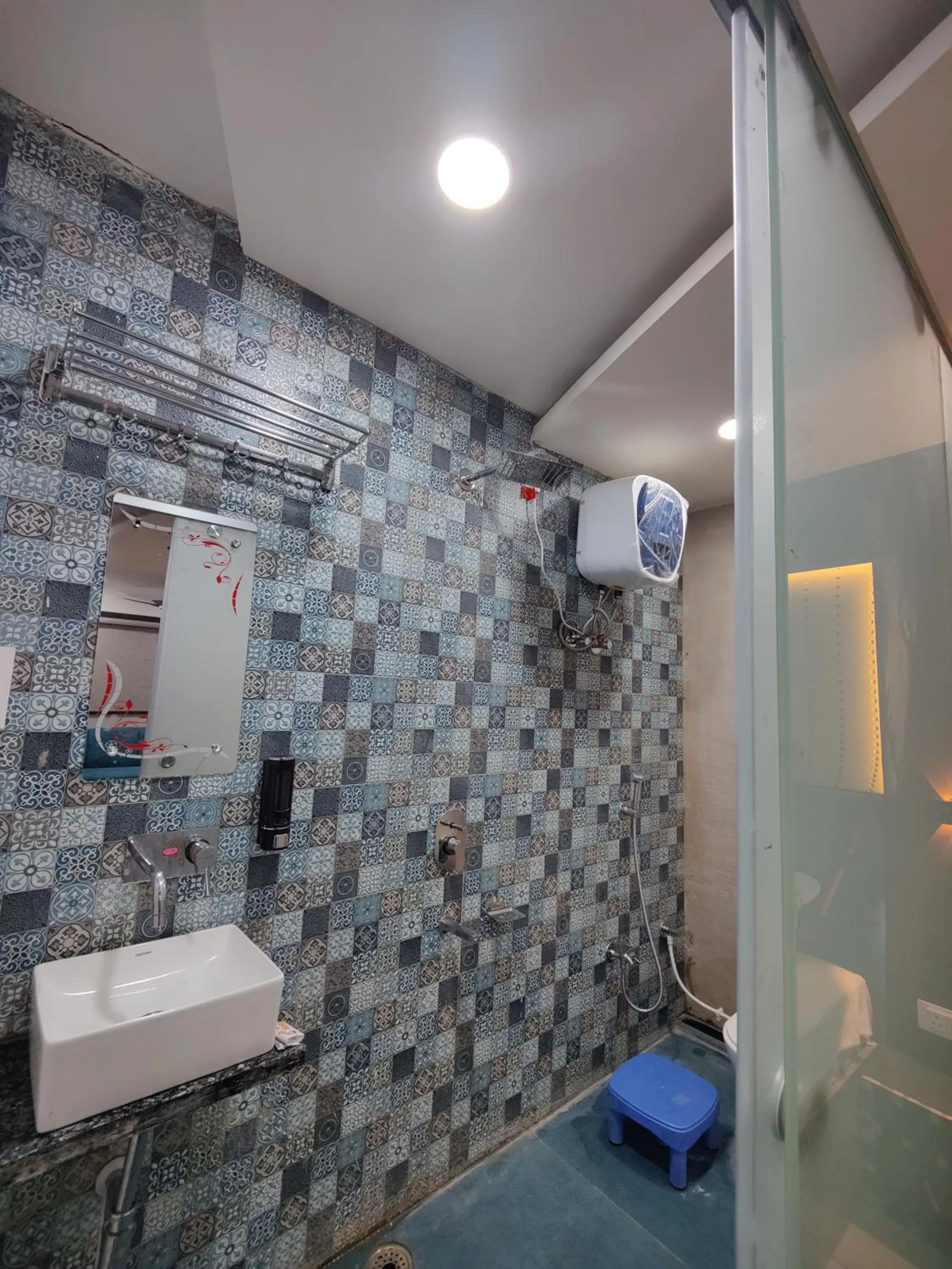 Bathroom in Jhansi Castle Inn