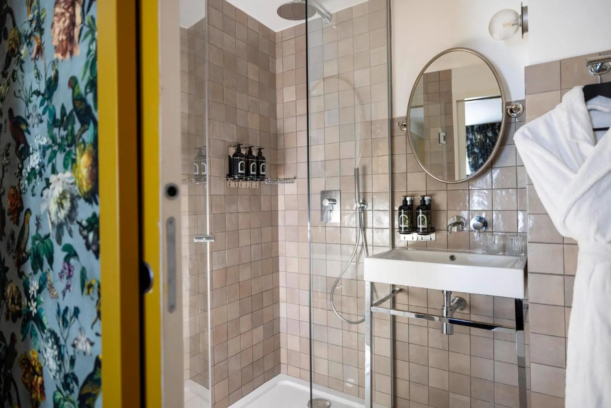 Bathroom in Hôtel Ginette à la Folie & Spa