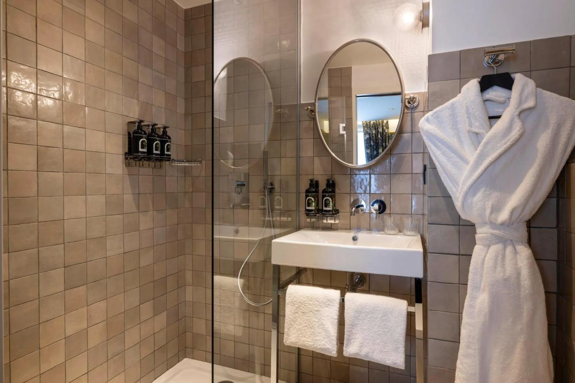 Bathroom in Hôtel Ginette à la Folie & Spa