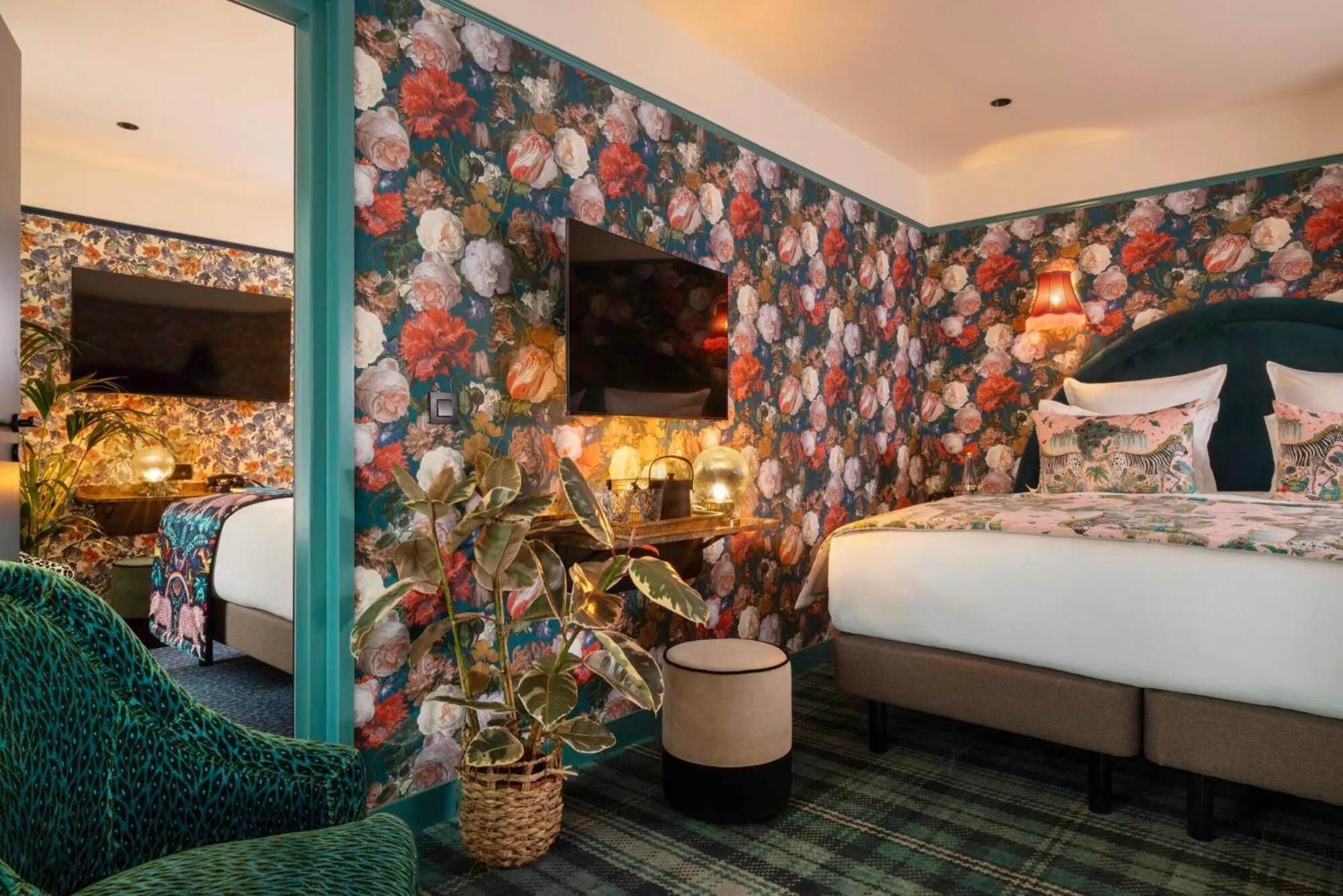 Bed in Hôtel Ginette à la Folie & Spa