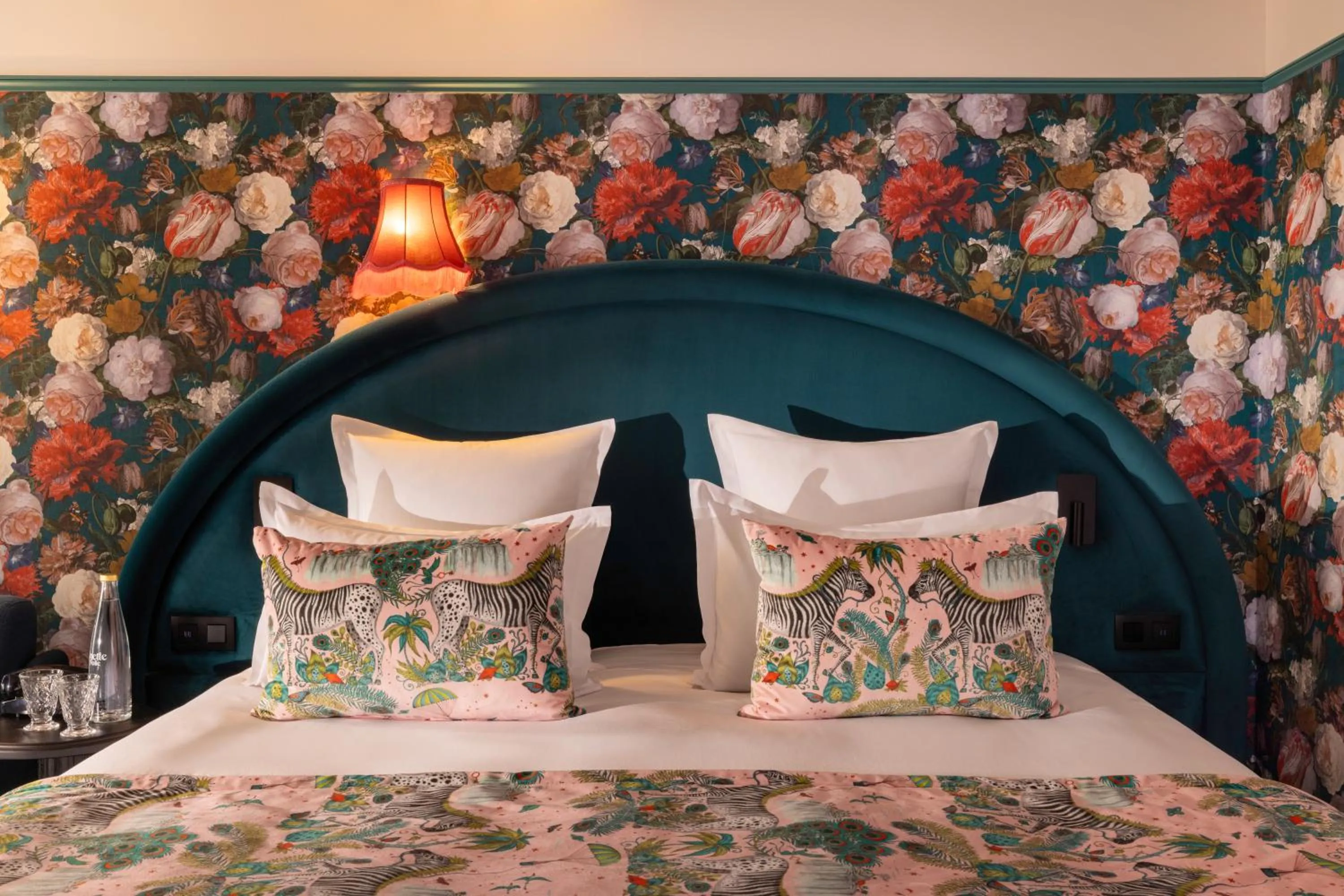 Bedroom, Bed in Hôtel Ginette à la Folie & Spa