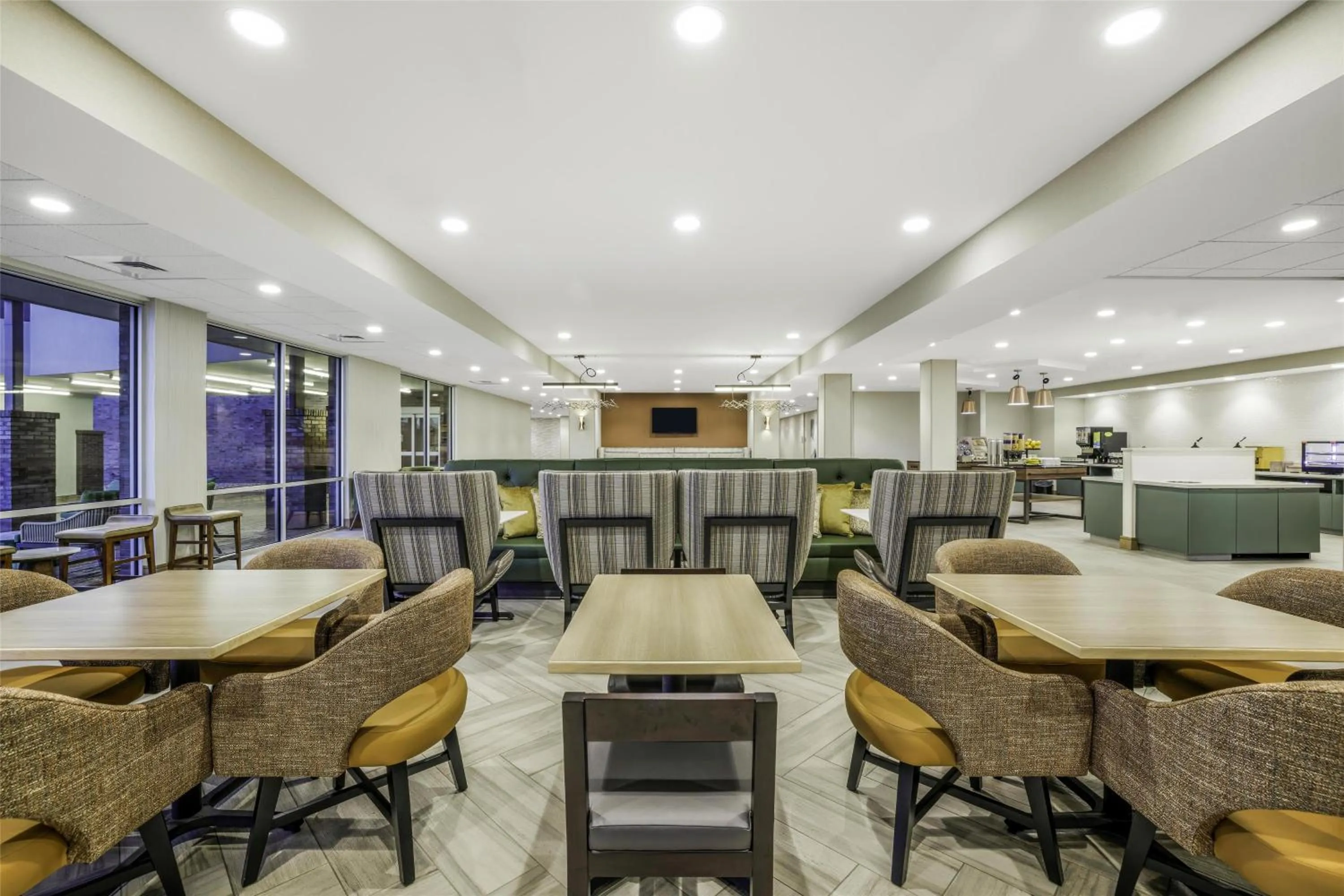 Breakfast in Hampton Inn Aurora Medical Center Denver