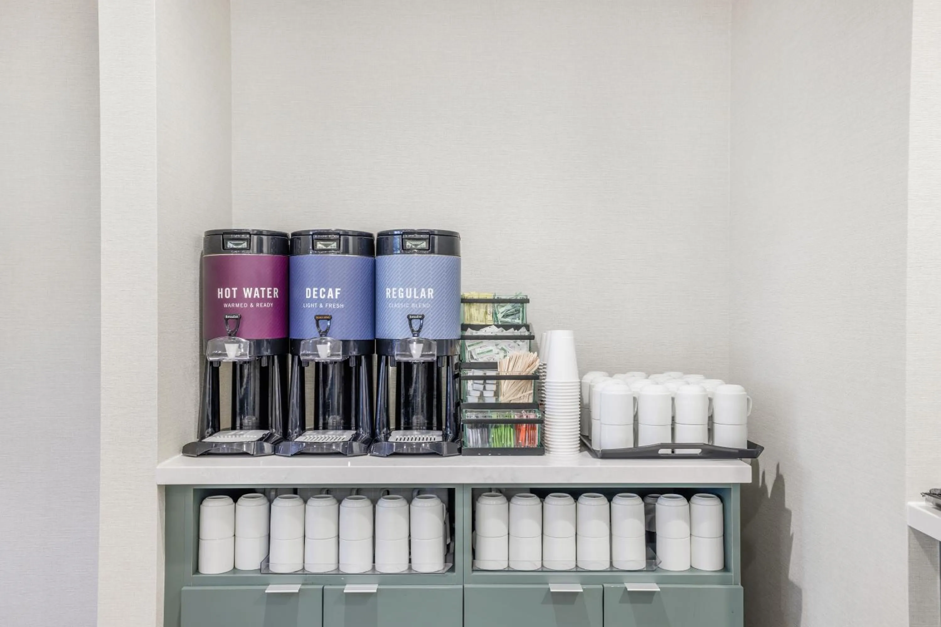 Coffee/tea facilities in Home2 Suites By Hilton Aurora Medical Center Denver