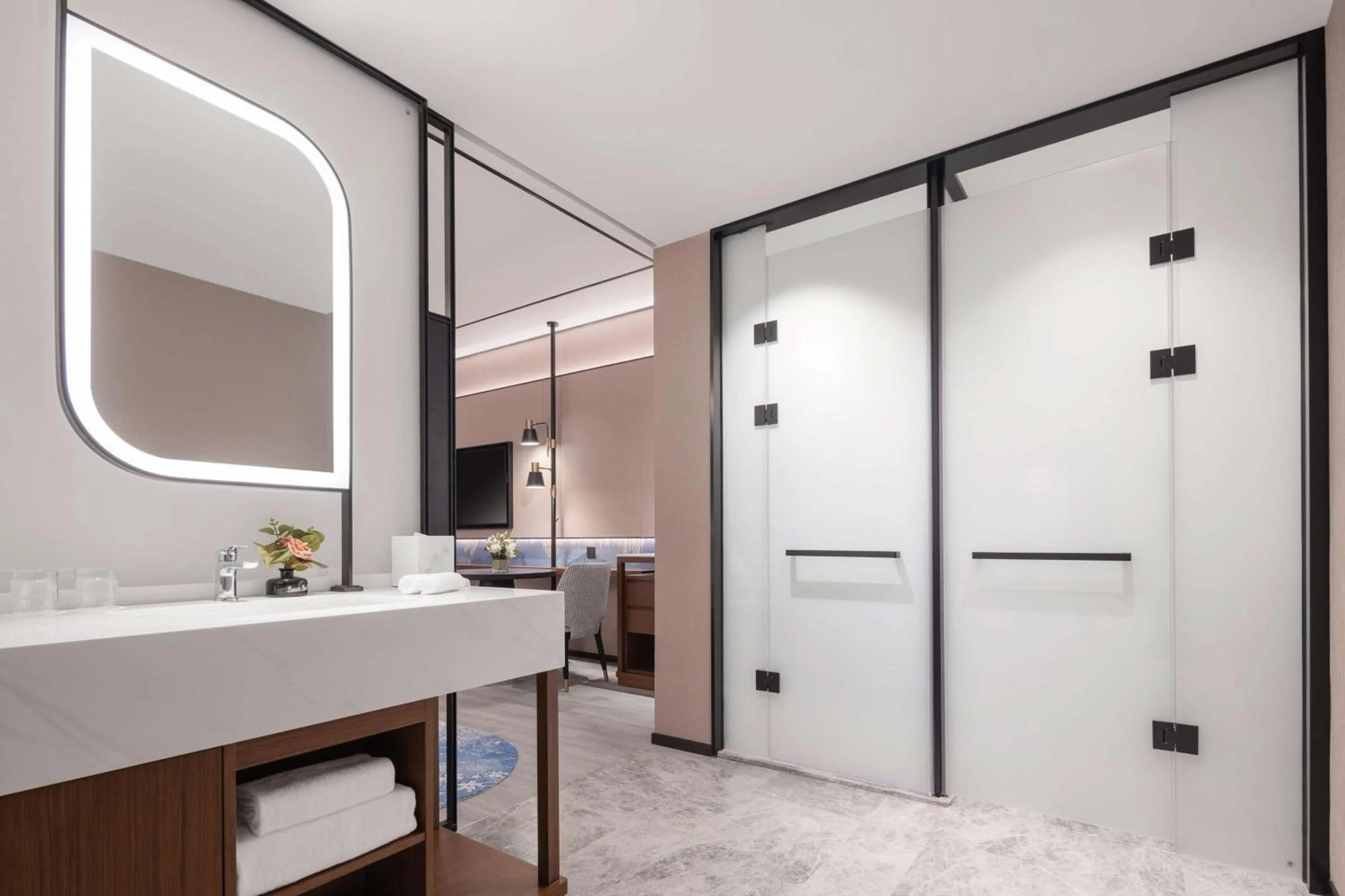 Bathroom in Hilton Garden Inn Yichang Yiling