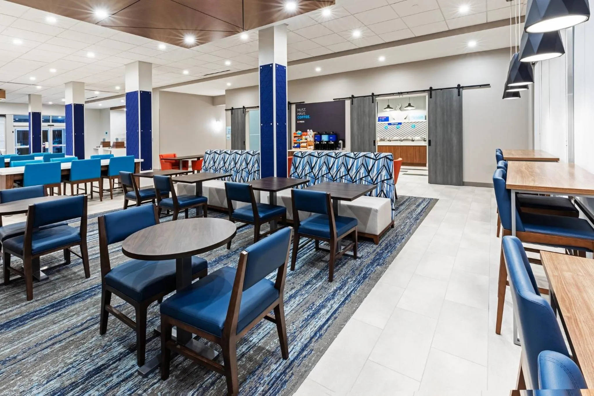 Breakfast in Holiday Inn Express & Suites Senatobia I-55 by IHG
