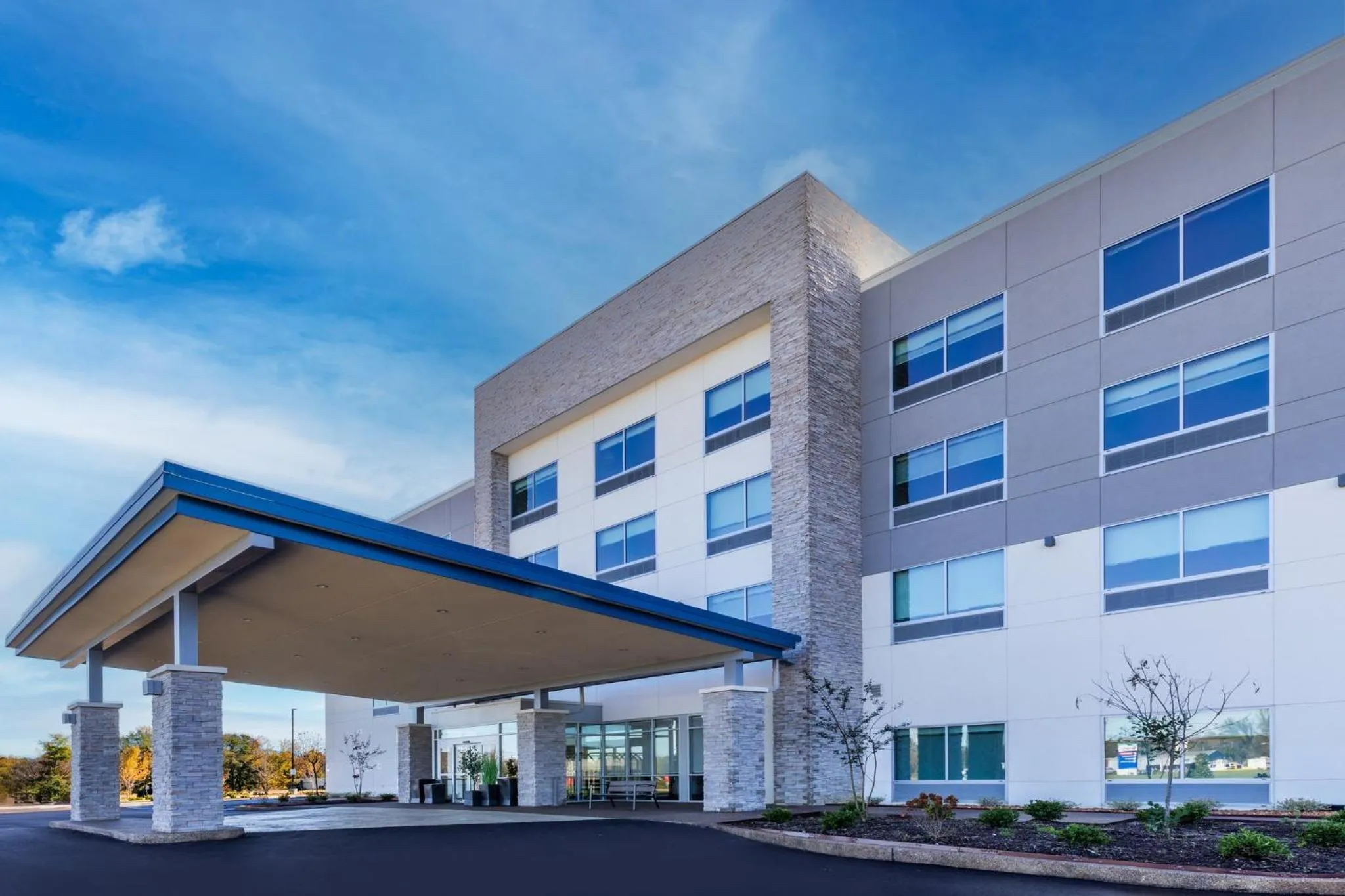 Property building in Holiday Inn Express & Suites Senatobia I-55 by IHG