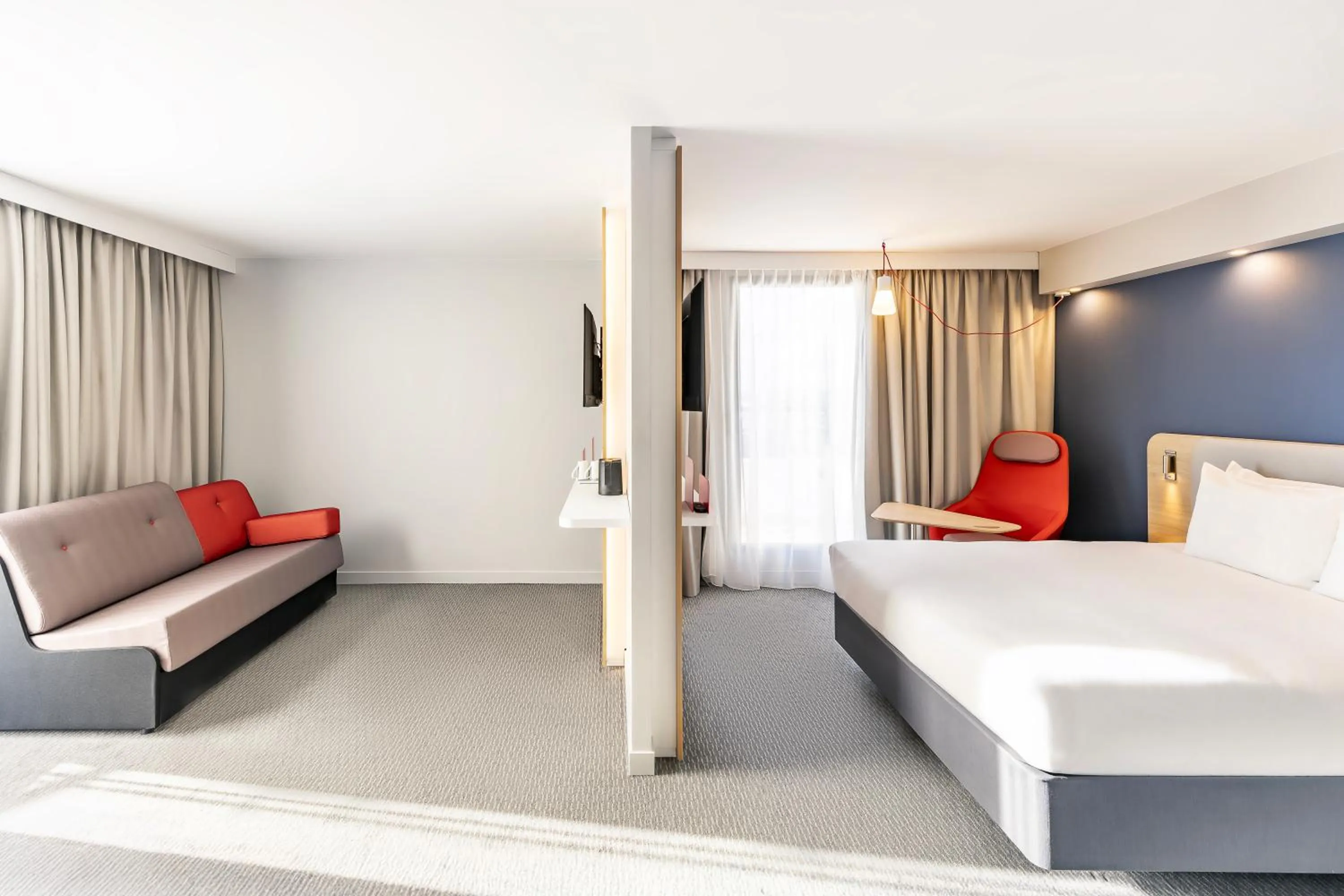 Photo of the whole room, Bed in Holiday Inn Express Paris - Poissy by IHG