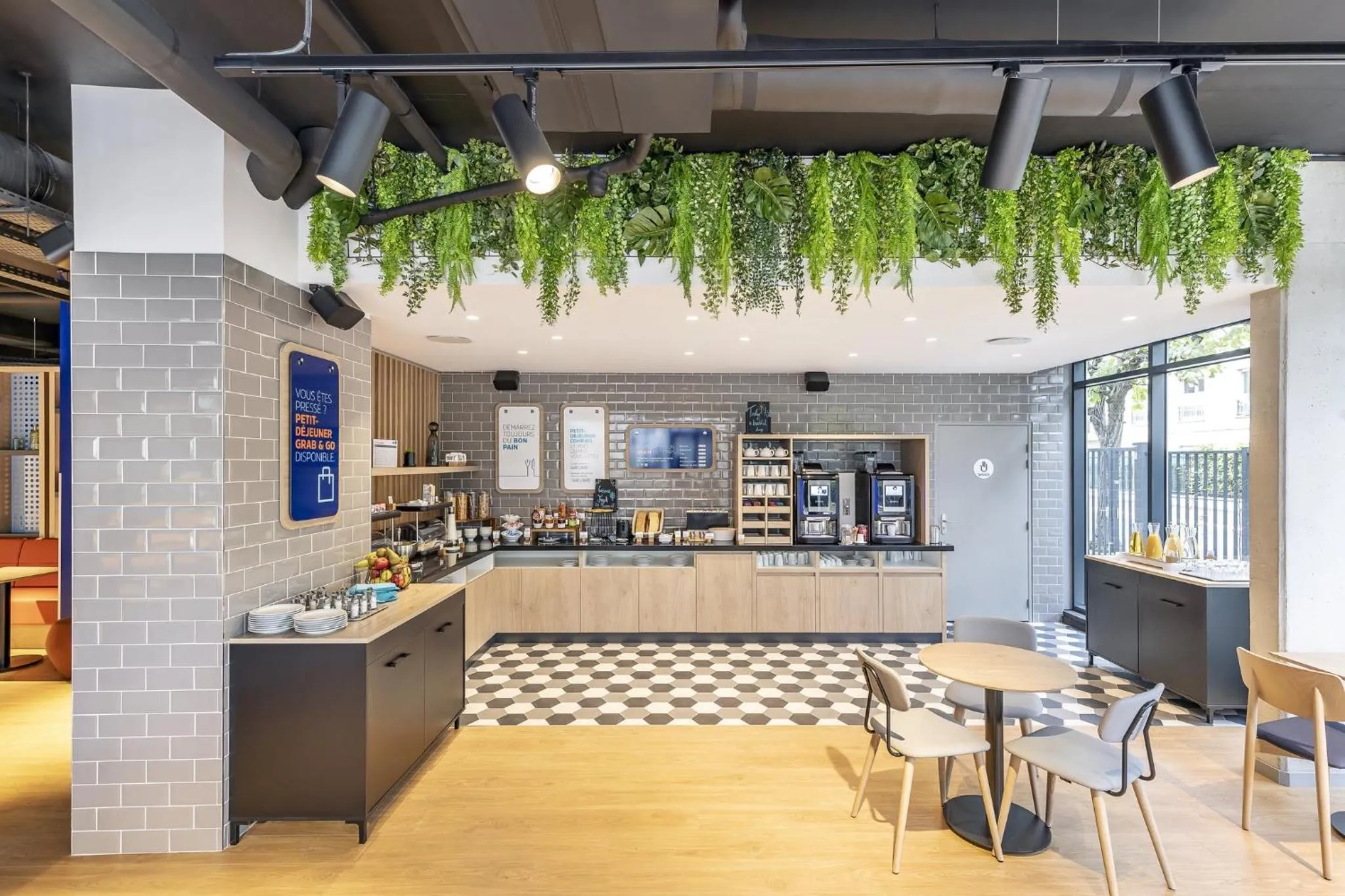 Breakfast in Holiday Inn Express Paris - Poissy by IHG