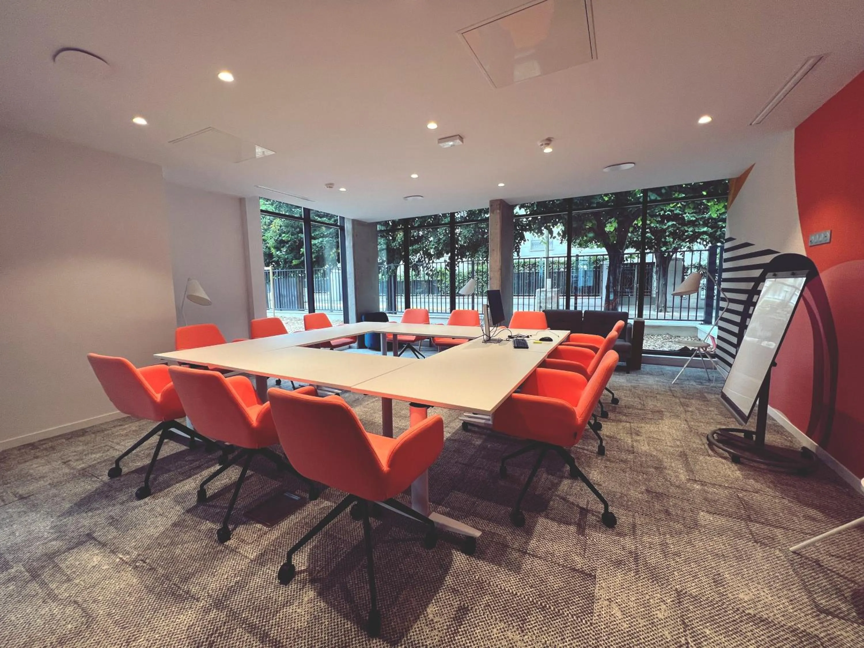 Meeting/conference room in Holiday Inn Express Paris - Poissy by IHG