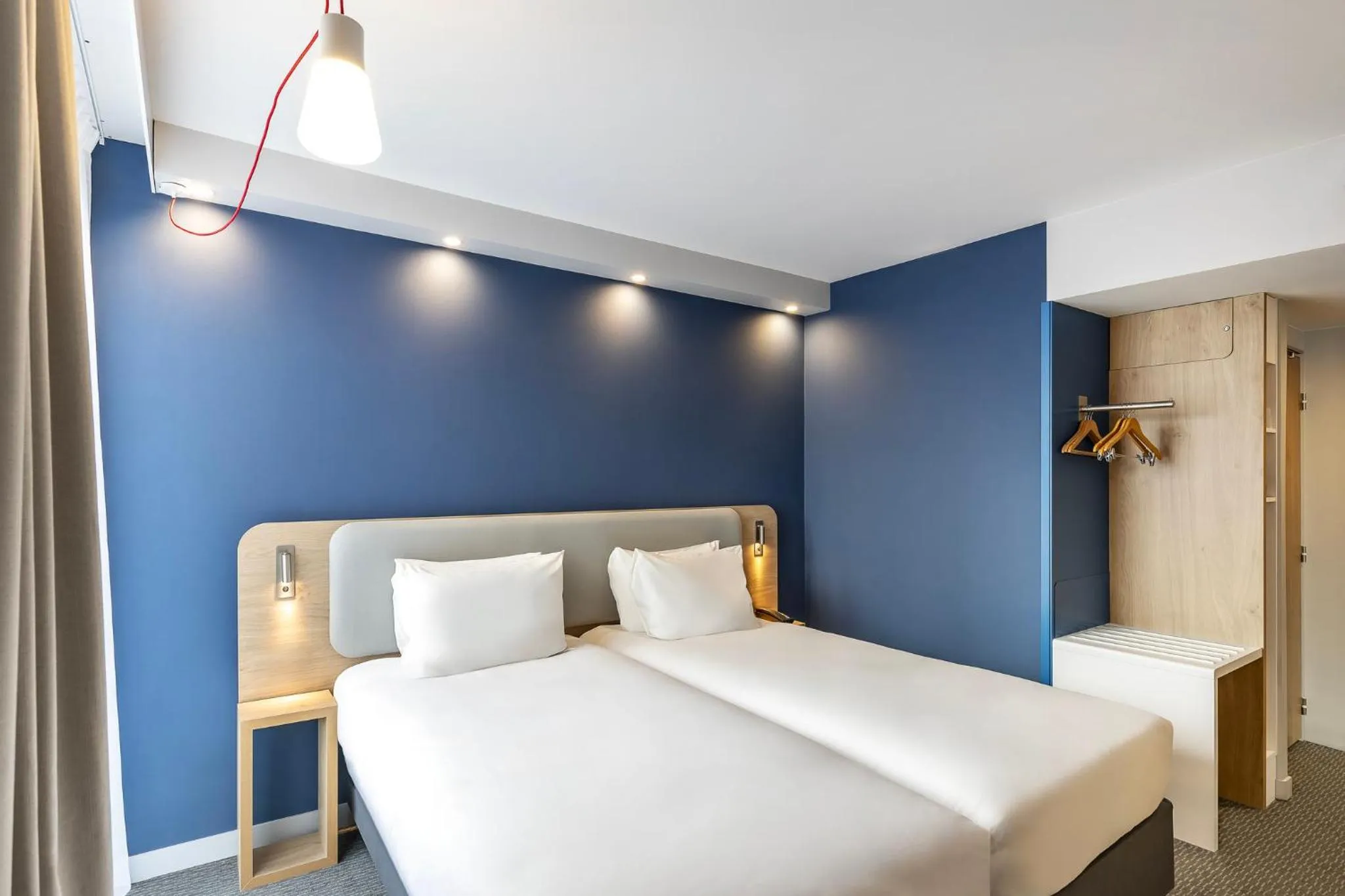 Photo of the whole room, Bed in Holiday Inn Express Paris - Poissy by IHG