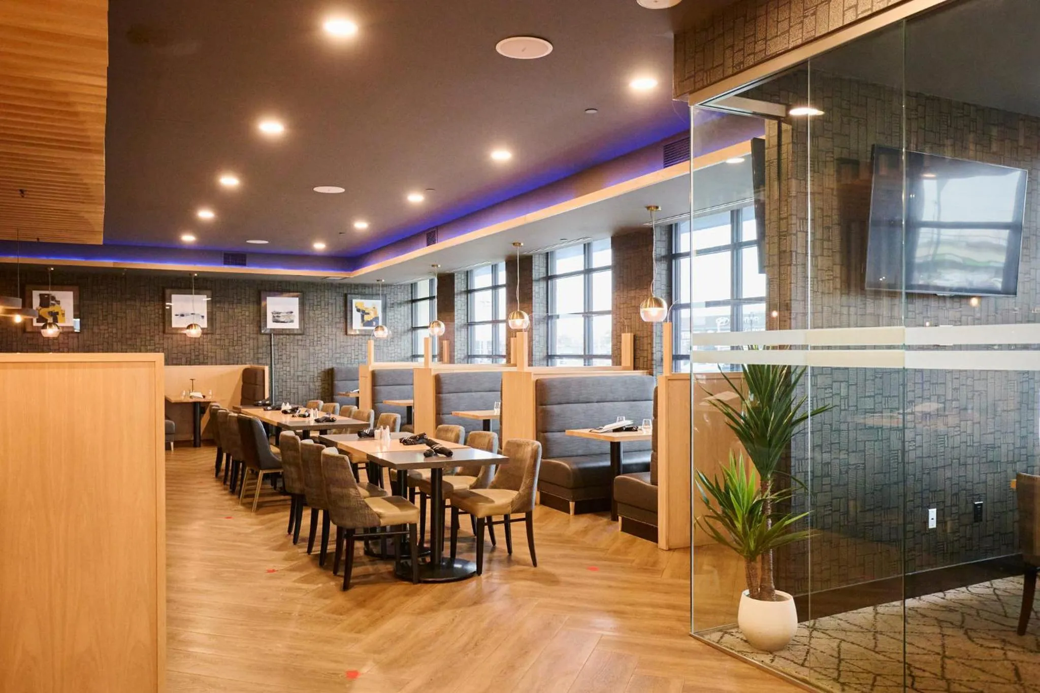 Restaurant/places to eat in Staybridge Suites St. Catharines Conf Ctr by IHG