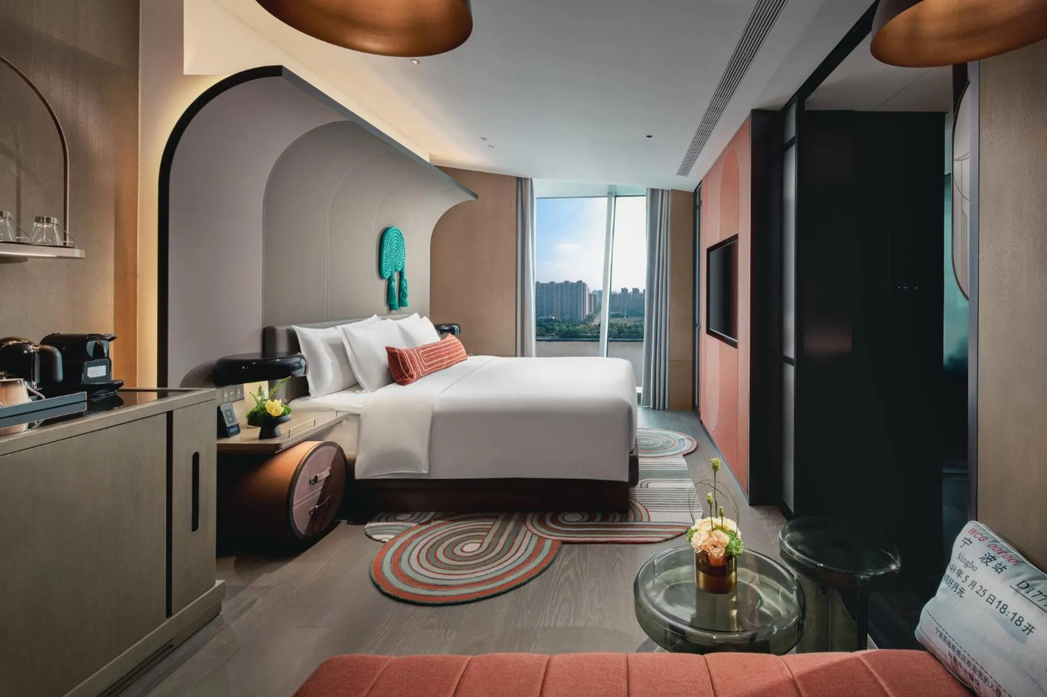 Photo of the whole room, Bed in Hotel Indigo Ningbo Riverside by IHG