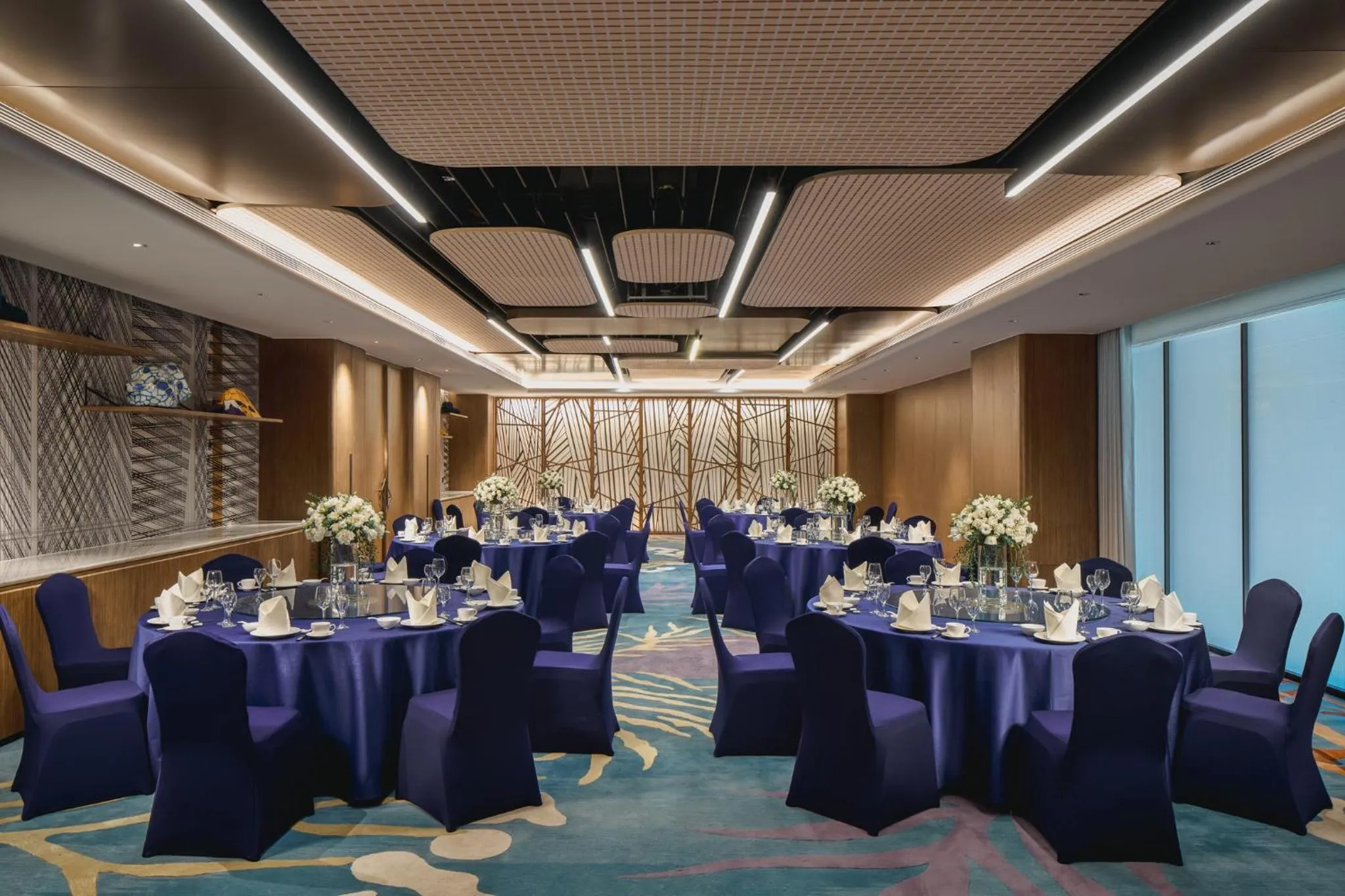 Meeting/conference room in Hotel Indigo Yantai Golden Coast by IHG
