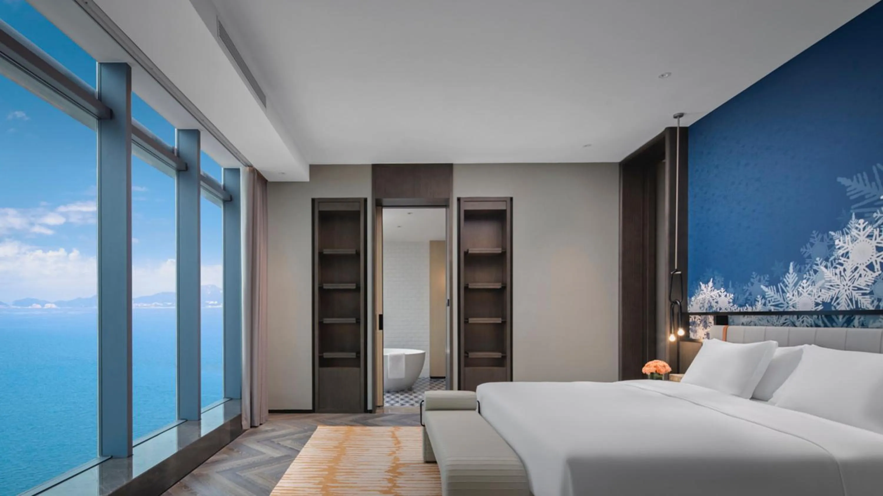 Photo of the whole room, Bed in Hotel Indigo Yantai Golden Coast by IHG