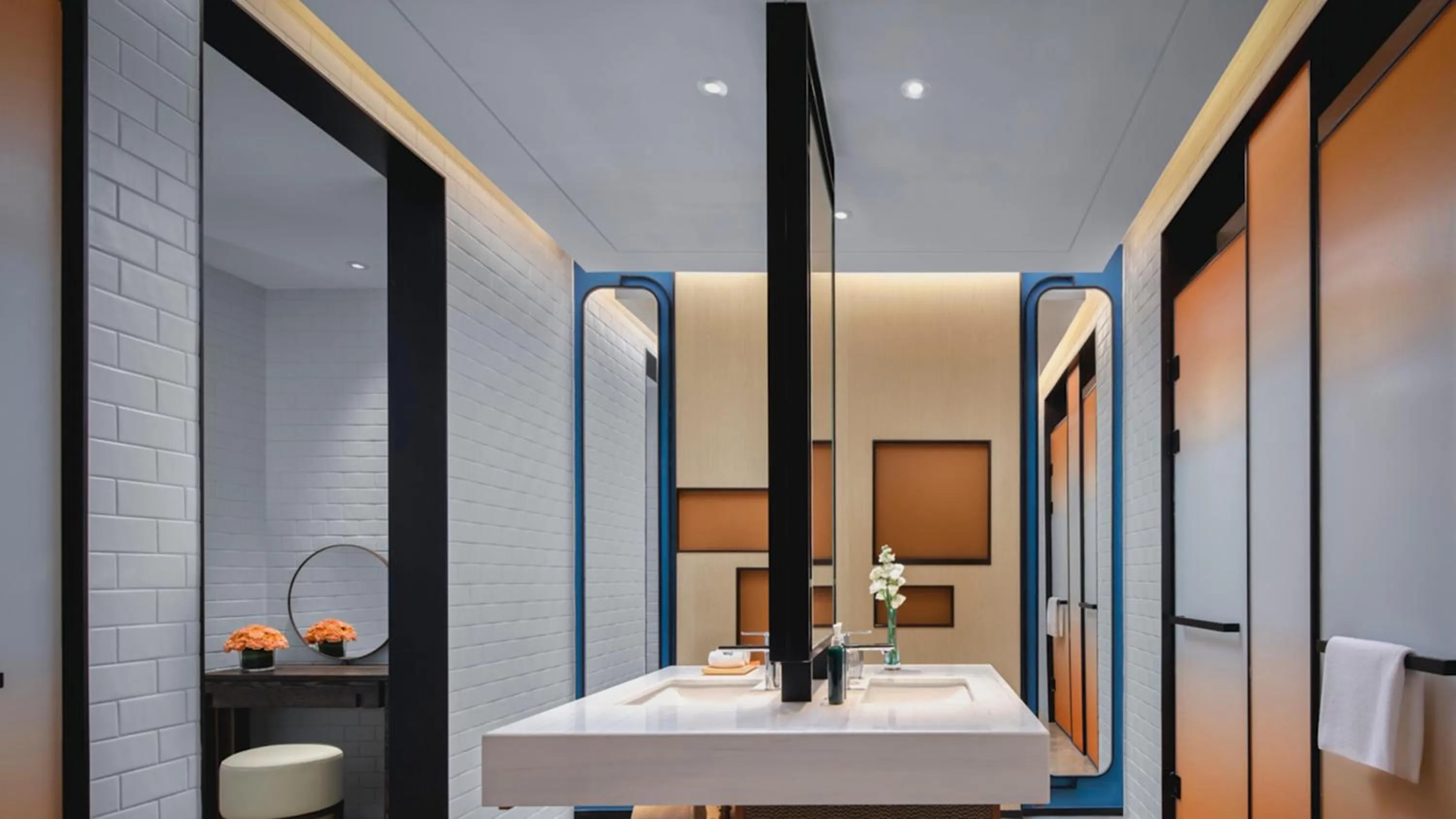 Photo of the whole room, Bed in Hotel Indigo Yantai Golden Coast by IHG