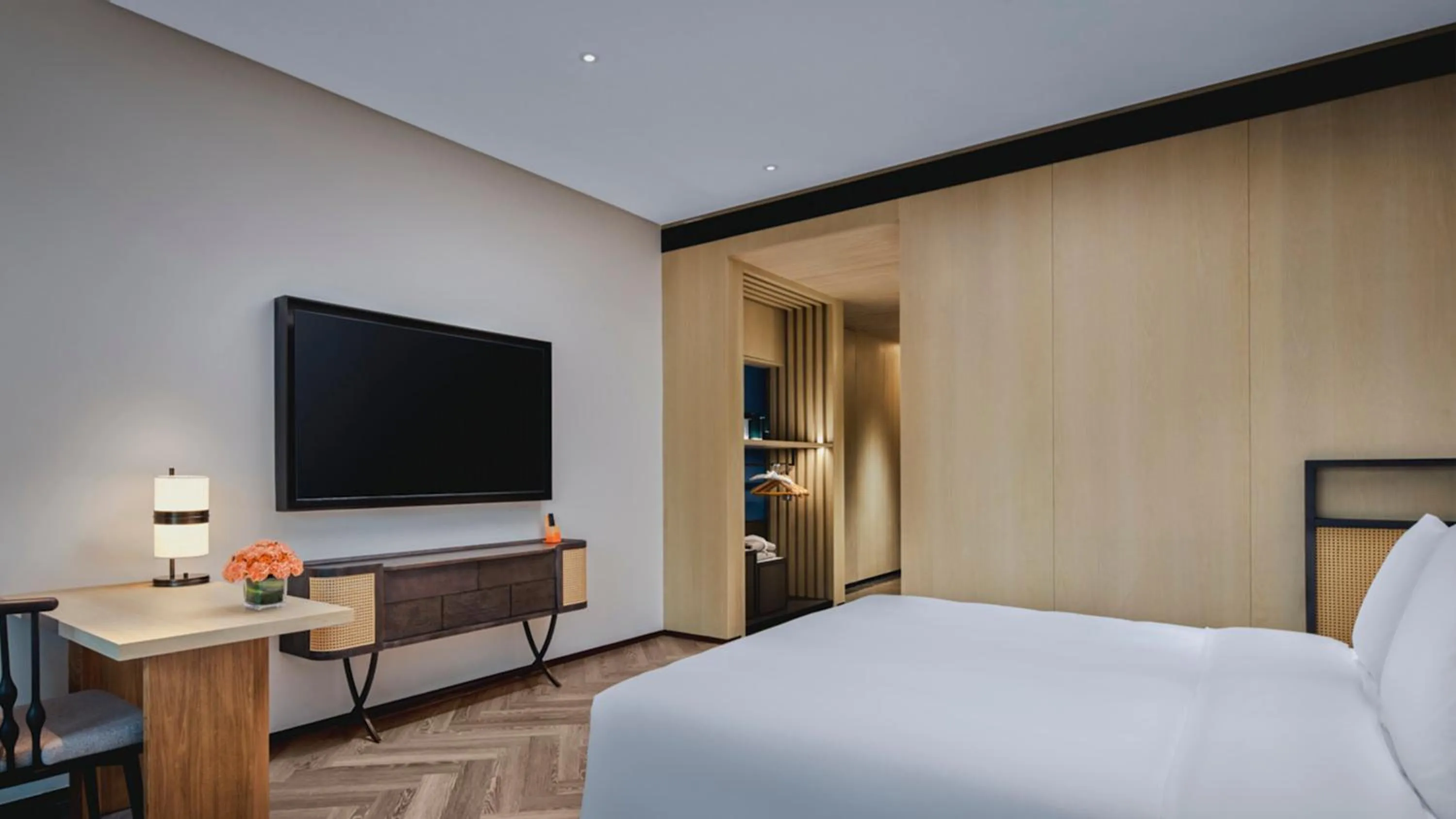 Photo of the whole room, Bed in Hotel Indigo Yantai Golden Coast by IHG