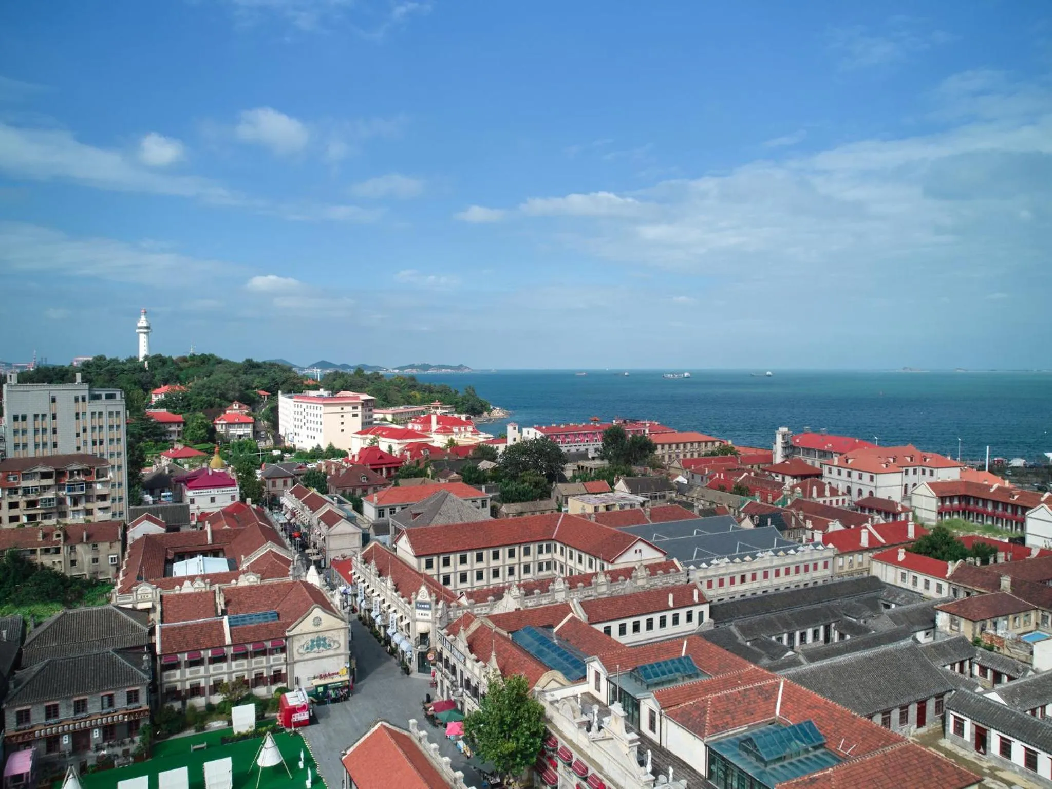 Area and facilities in Hotel Indigo Yantai Golden Coast by IHG