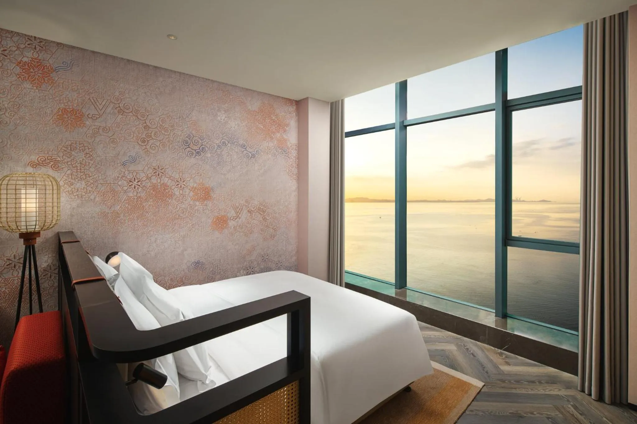 Photo of the whole room, Bed in Hotel Indigo Yantai Golden Coast by IHG