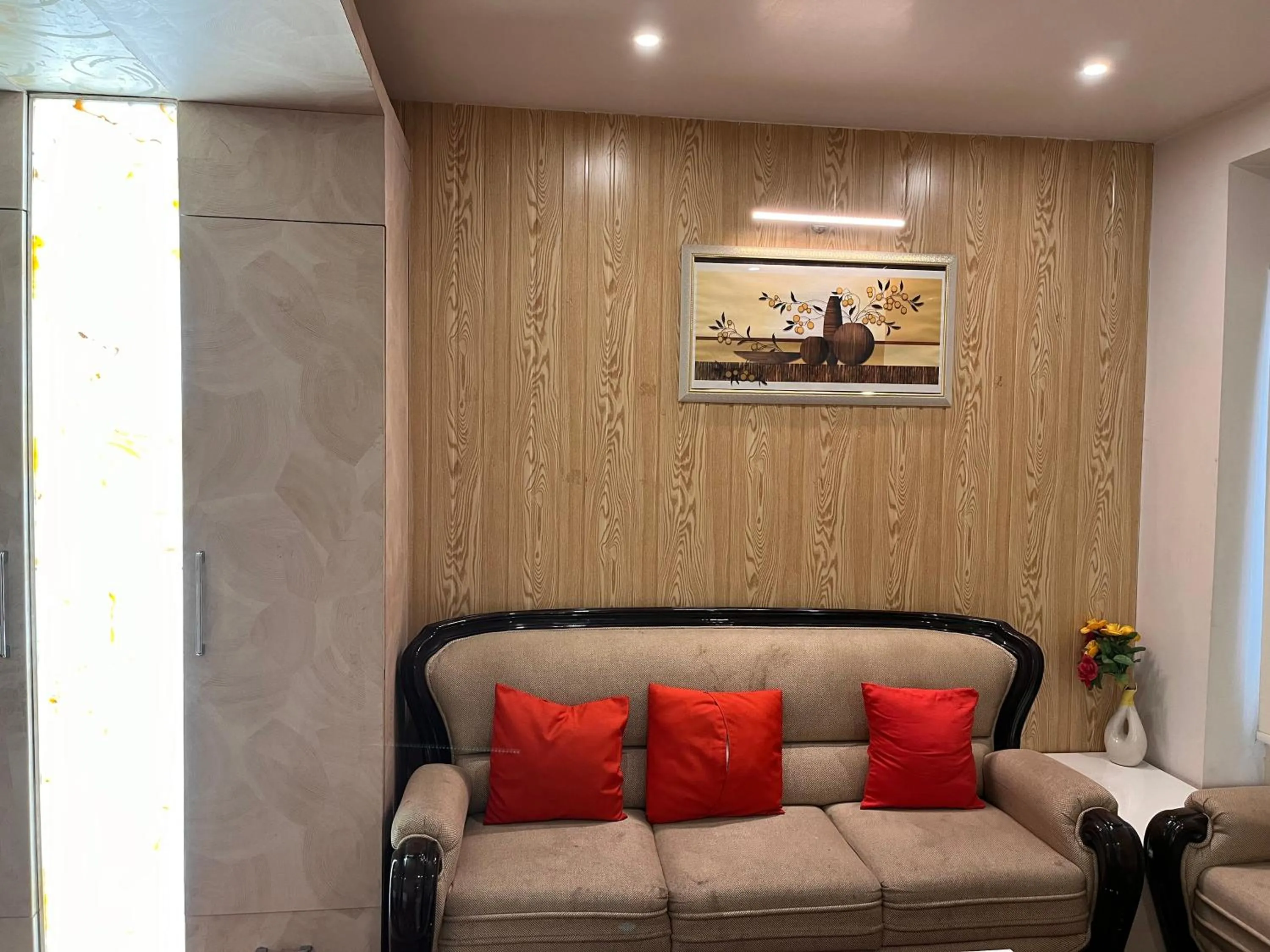 Hotel Ratana International