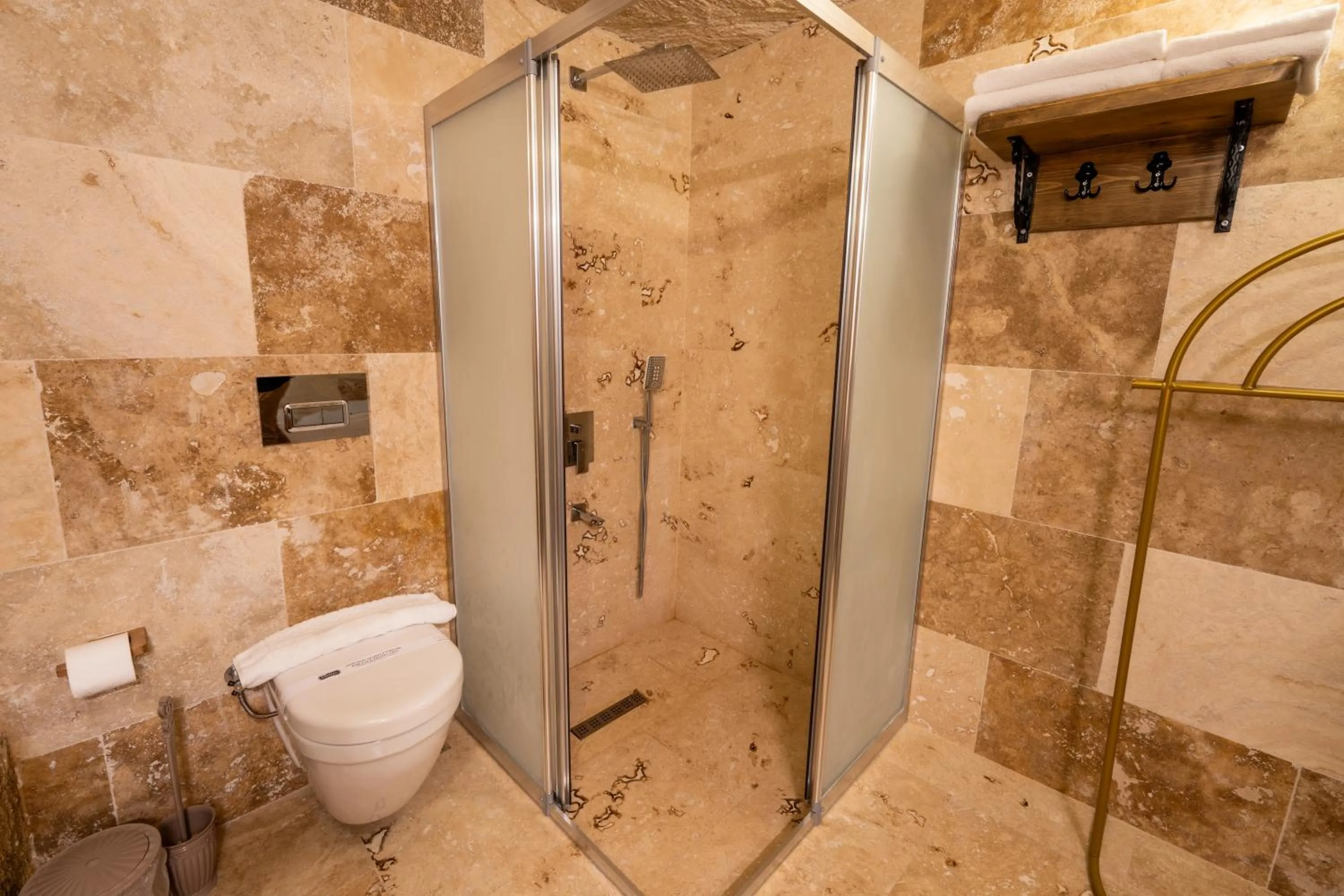 Shower in Library Cave House