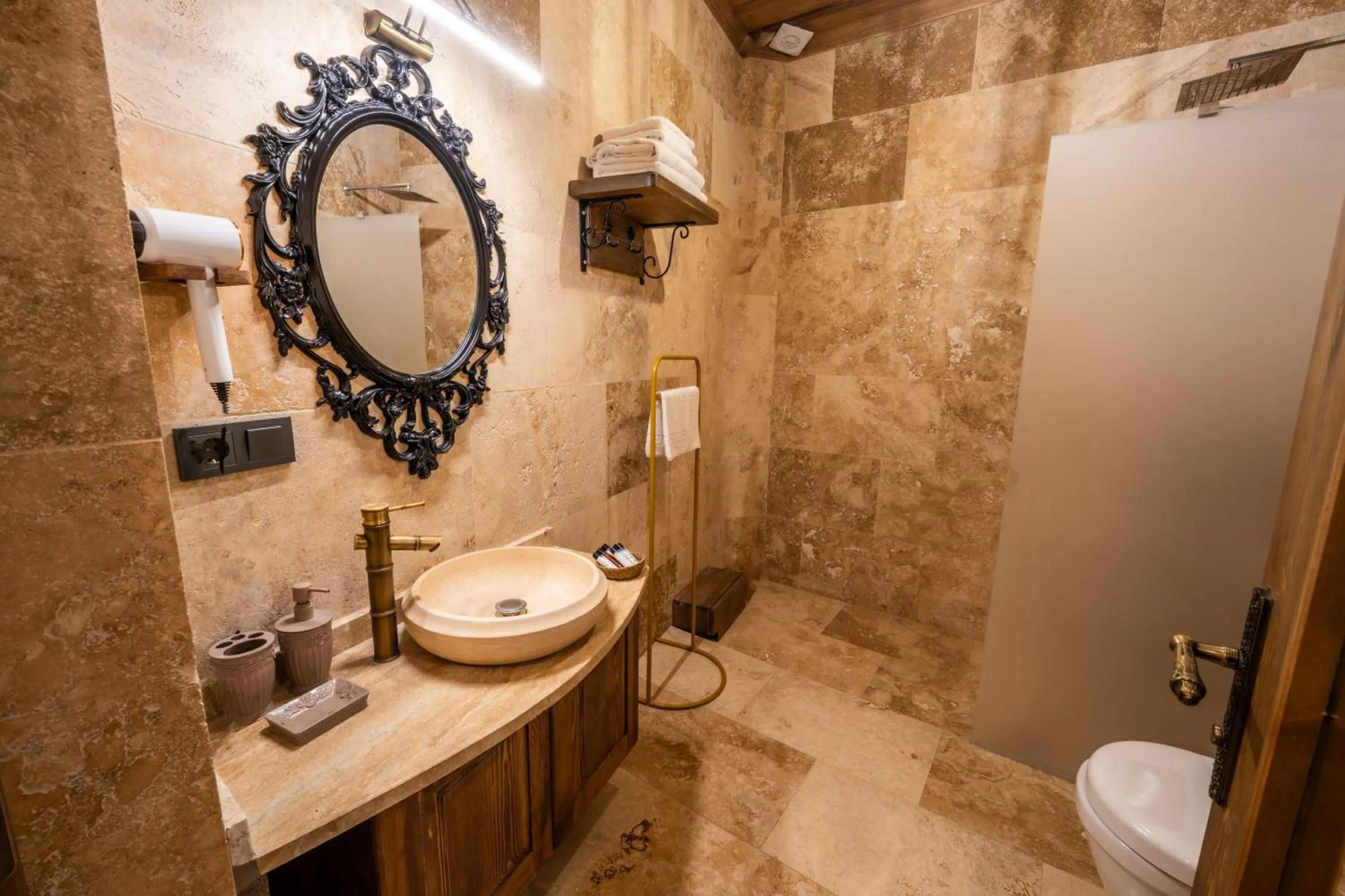 Shower in Library Cave House