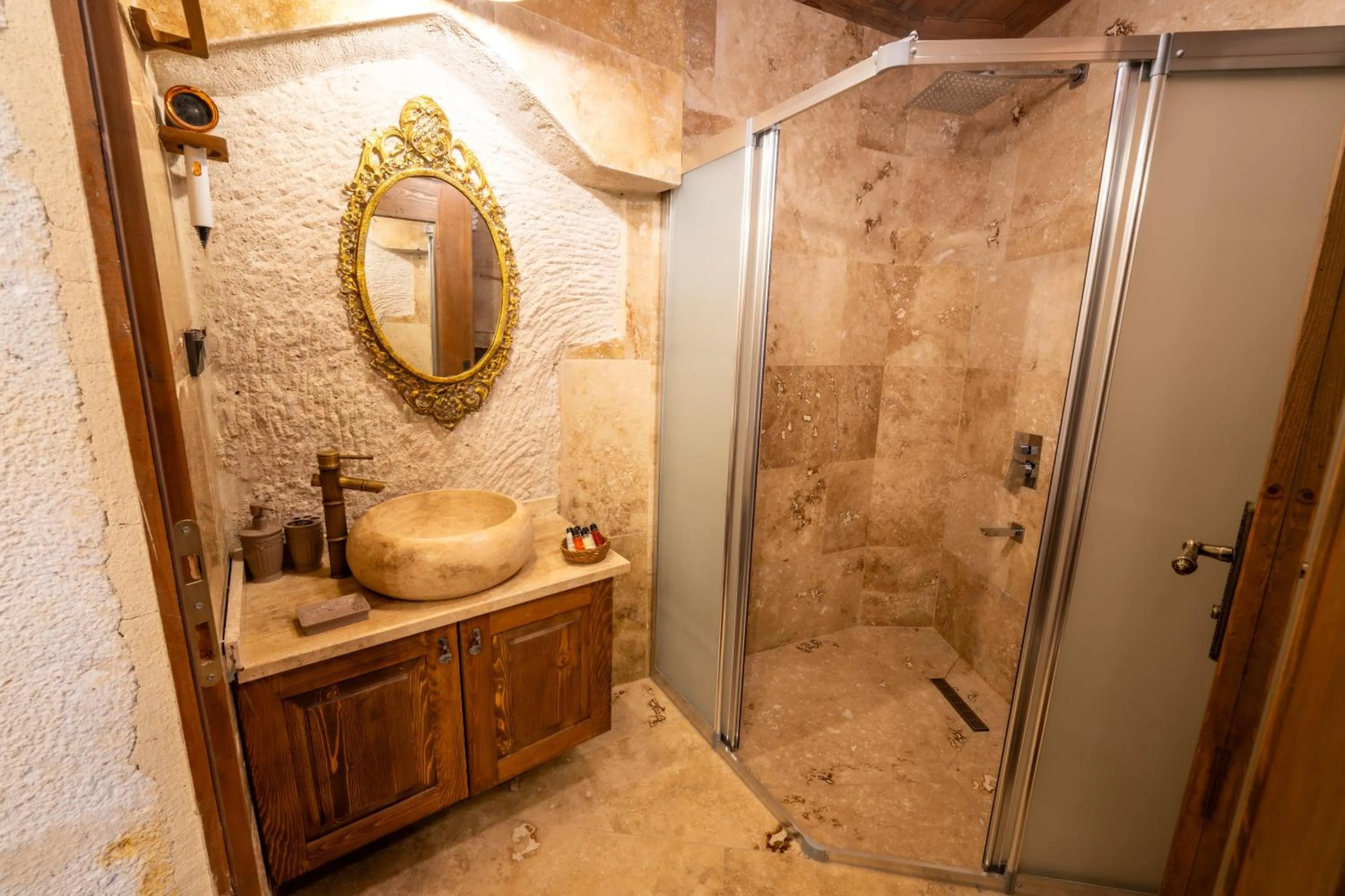 Shower in Library Cave House